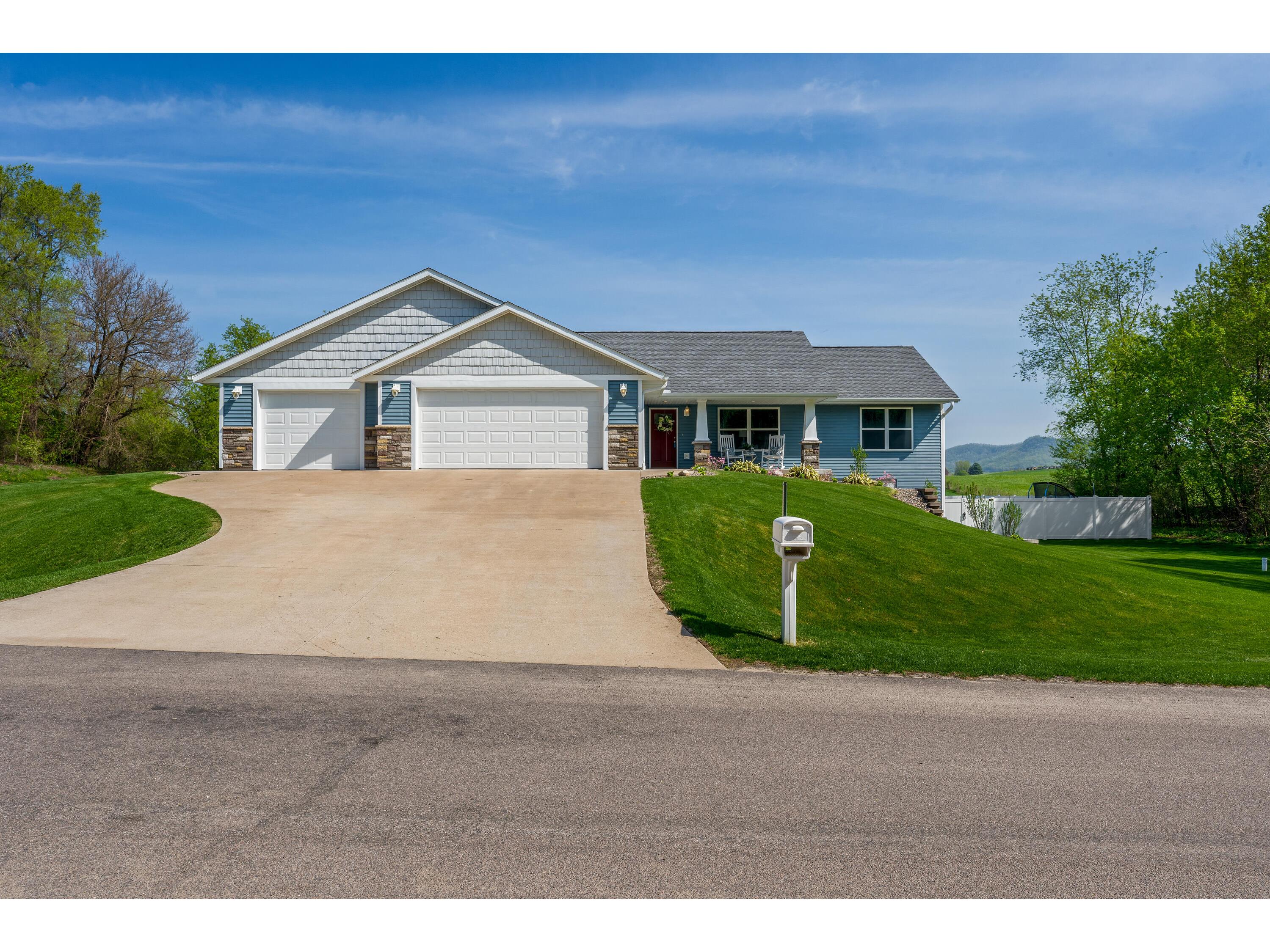 W7906 Country Holland WI 54636 1833582 image1