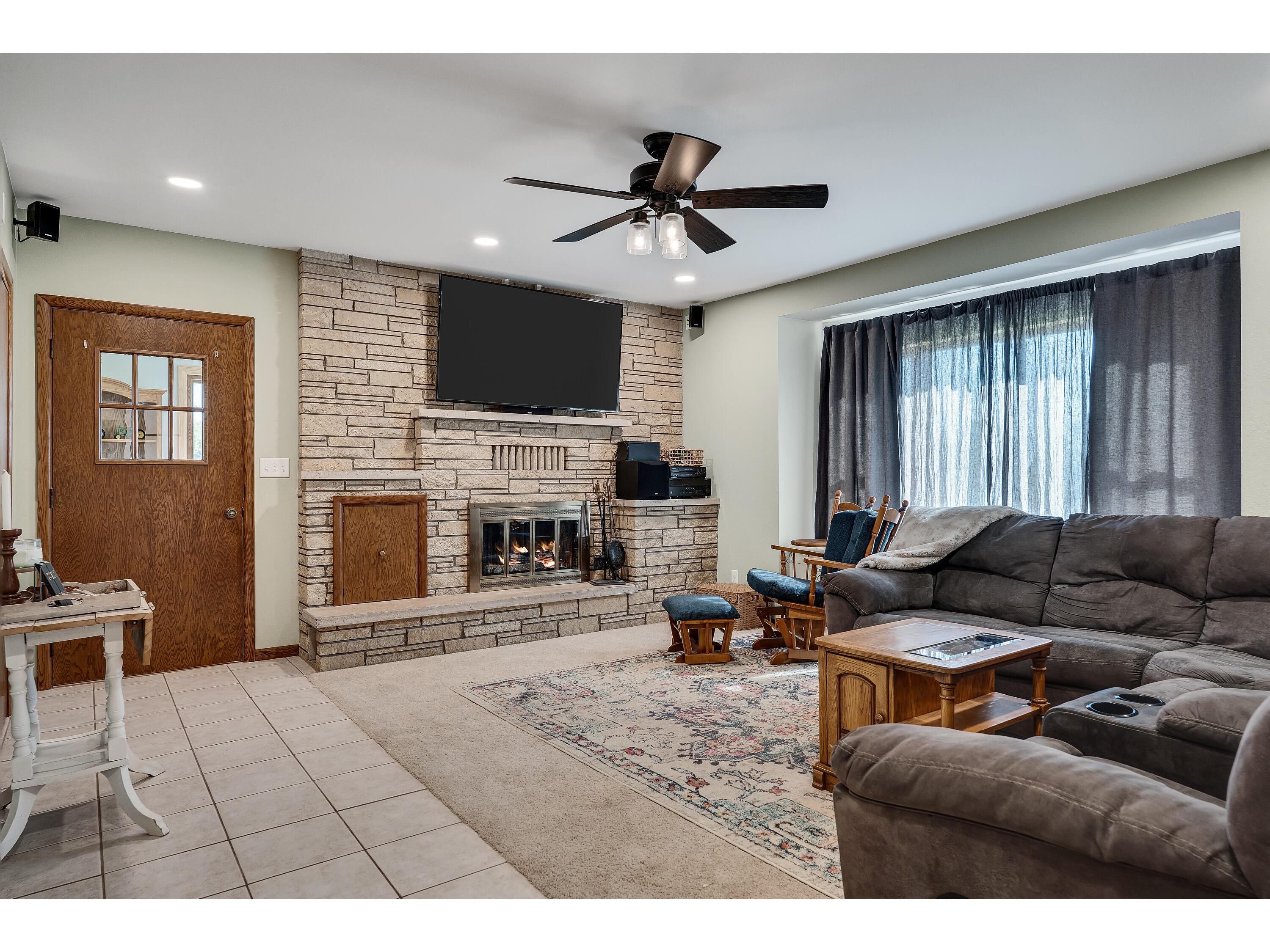 W808 State Road 33 Washington WI 54614 1937656 image7