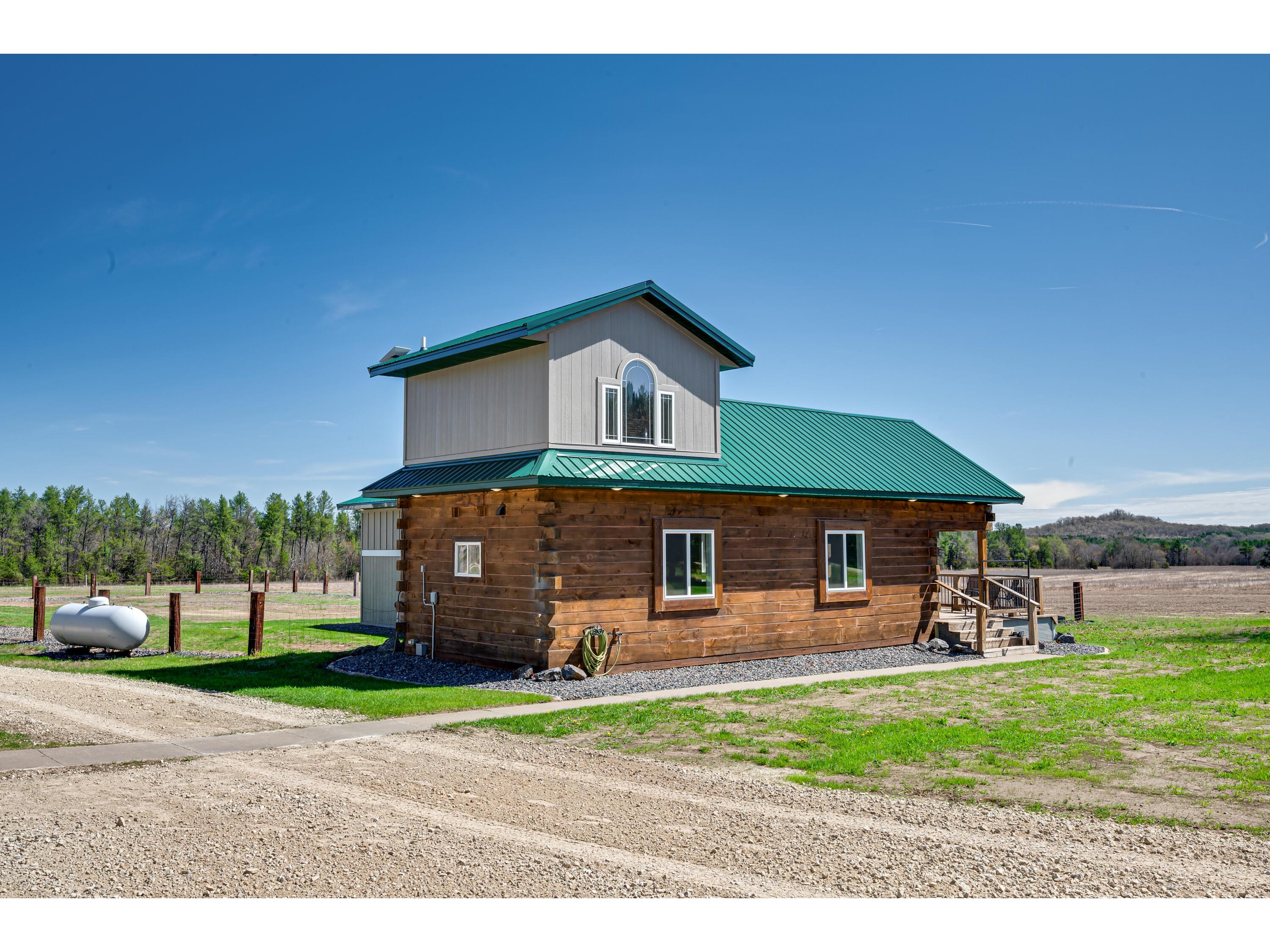 W996 County Road A Farmington WI 54644 1916946 image1