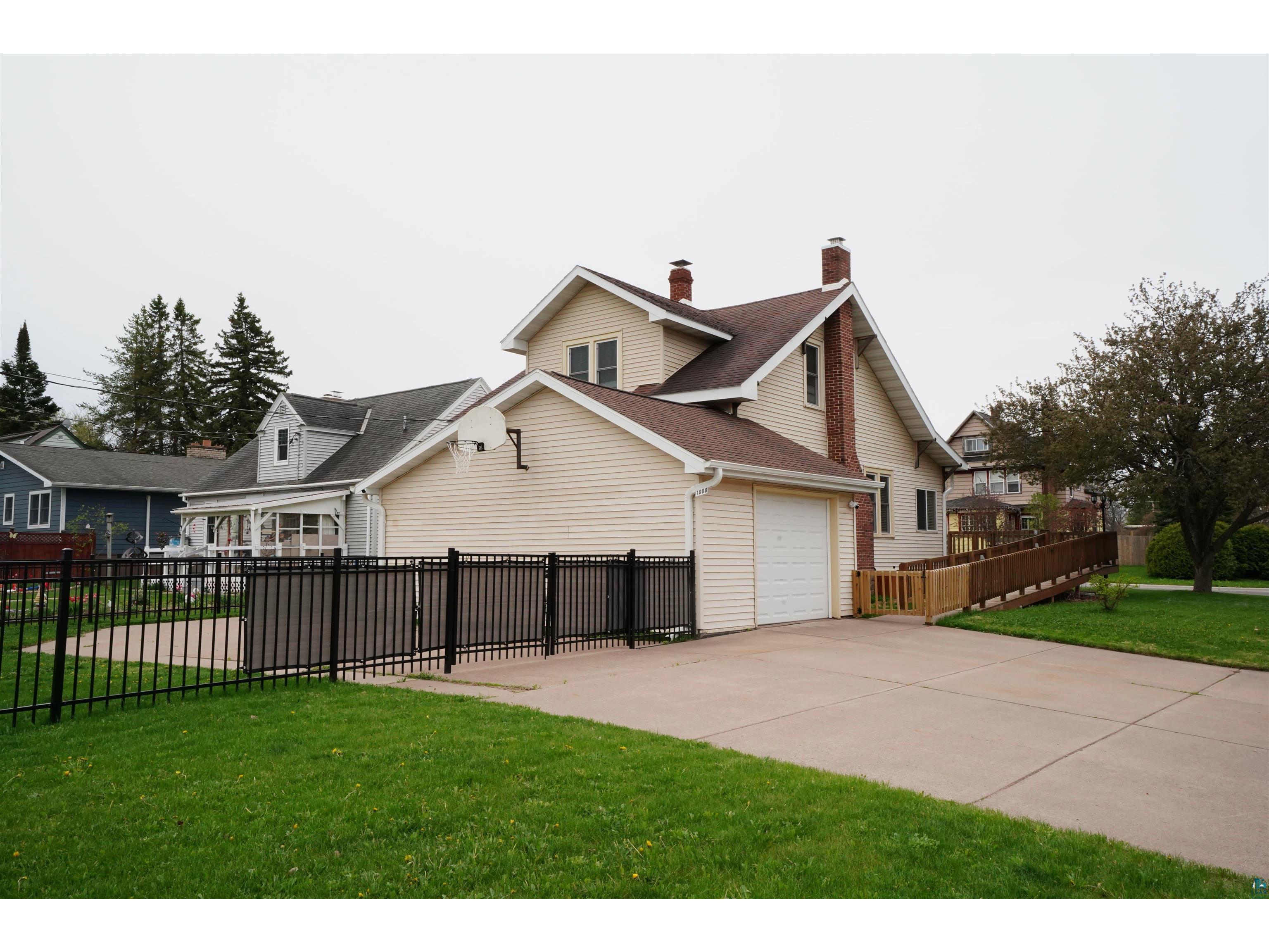 1000 MacArthur Ave Ashland WI 54806 6125349 image2