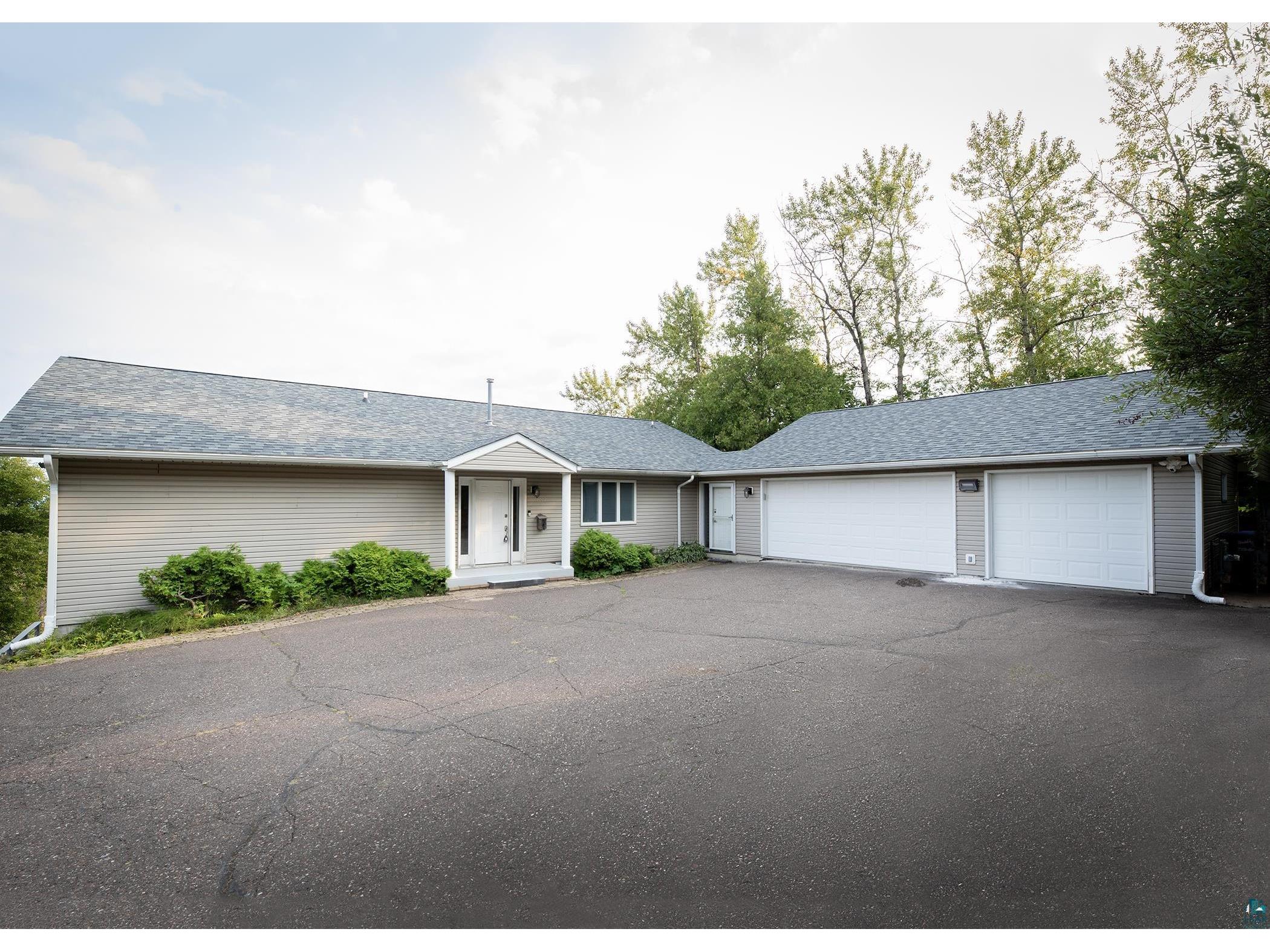 1002 Martha St Duluth MN 55805 6124651 image3