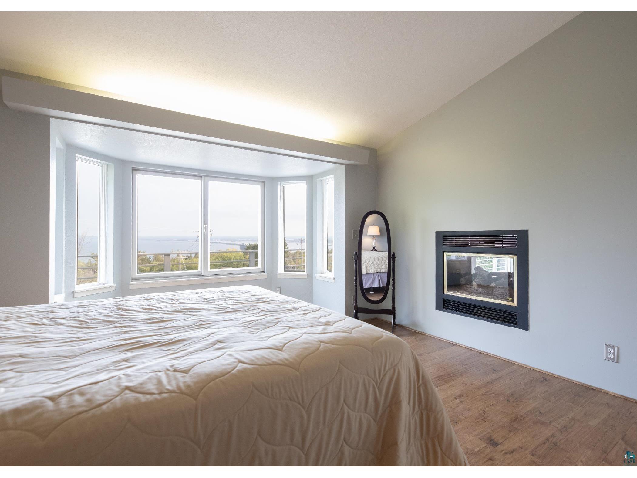 1002 Martha St Duluth MN 55805 6124651 image32