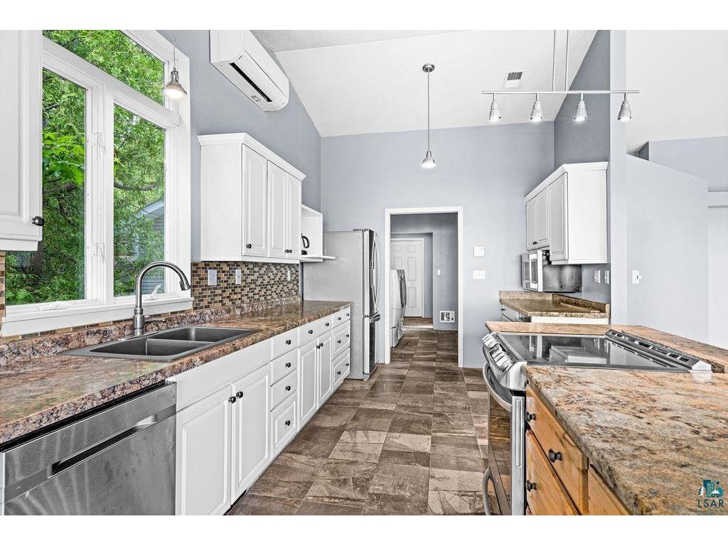 1002 Martha St Duluth MN 55805 6126306 image10