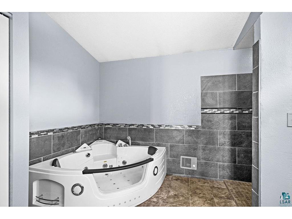 1002 Martha St Duluth MN 55805 6126306 image31