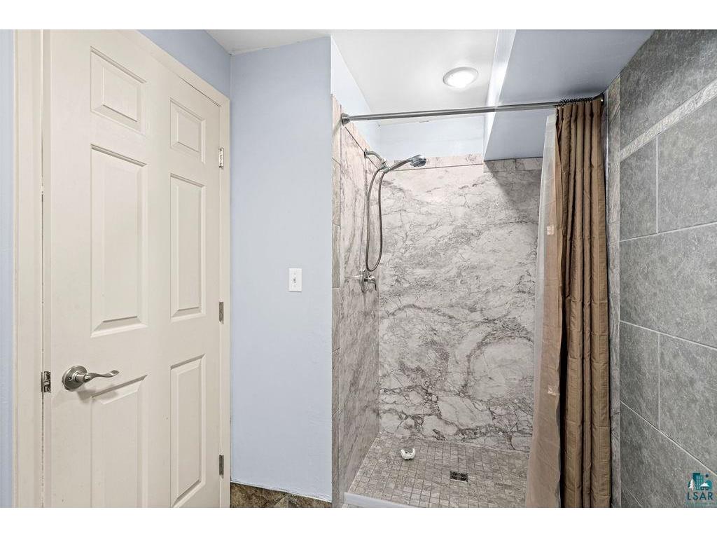 1002 Martha St Duluth MN 55805 6126306 image46