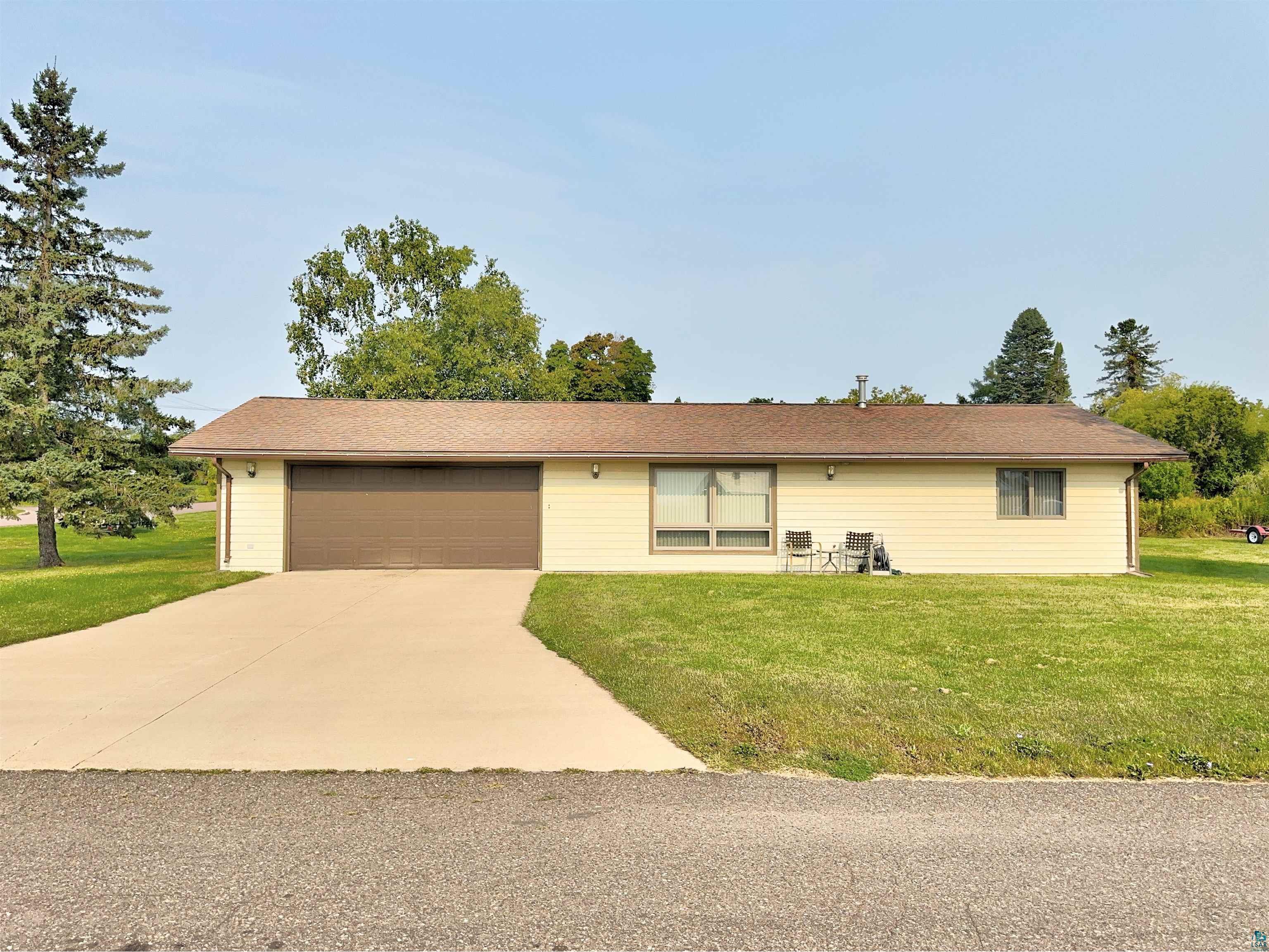 101 Memorial Park Dr Washburn WI 54891 6116376 image1