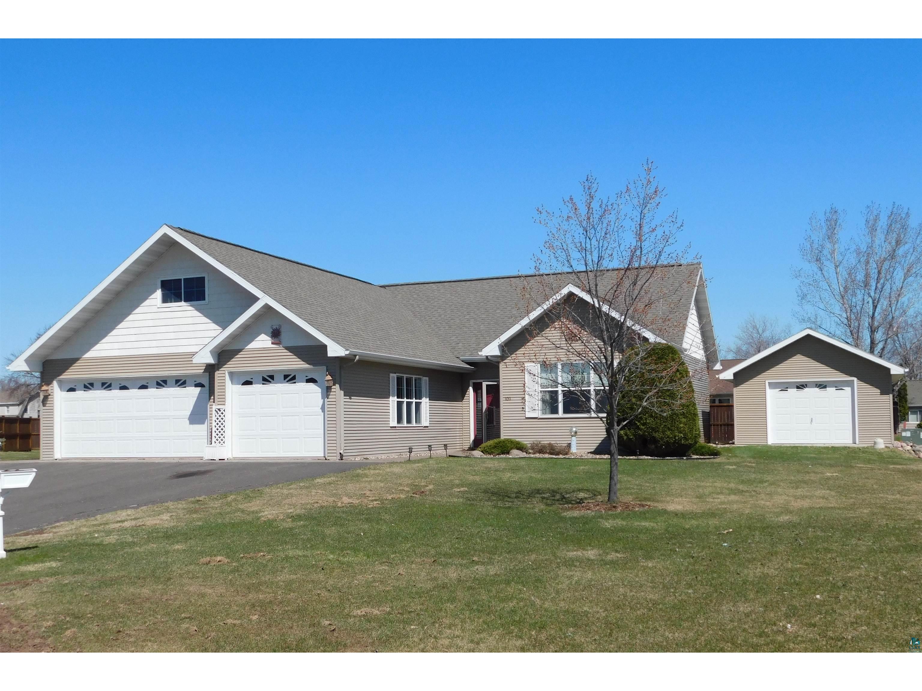 1011 N 22nd St Superior WI 54880 6107888 image1