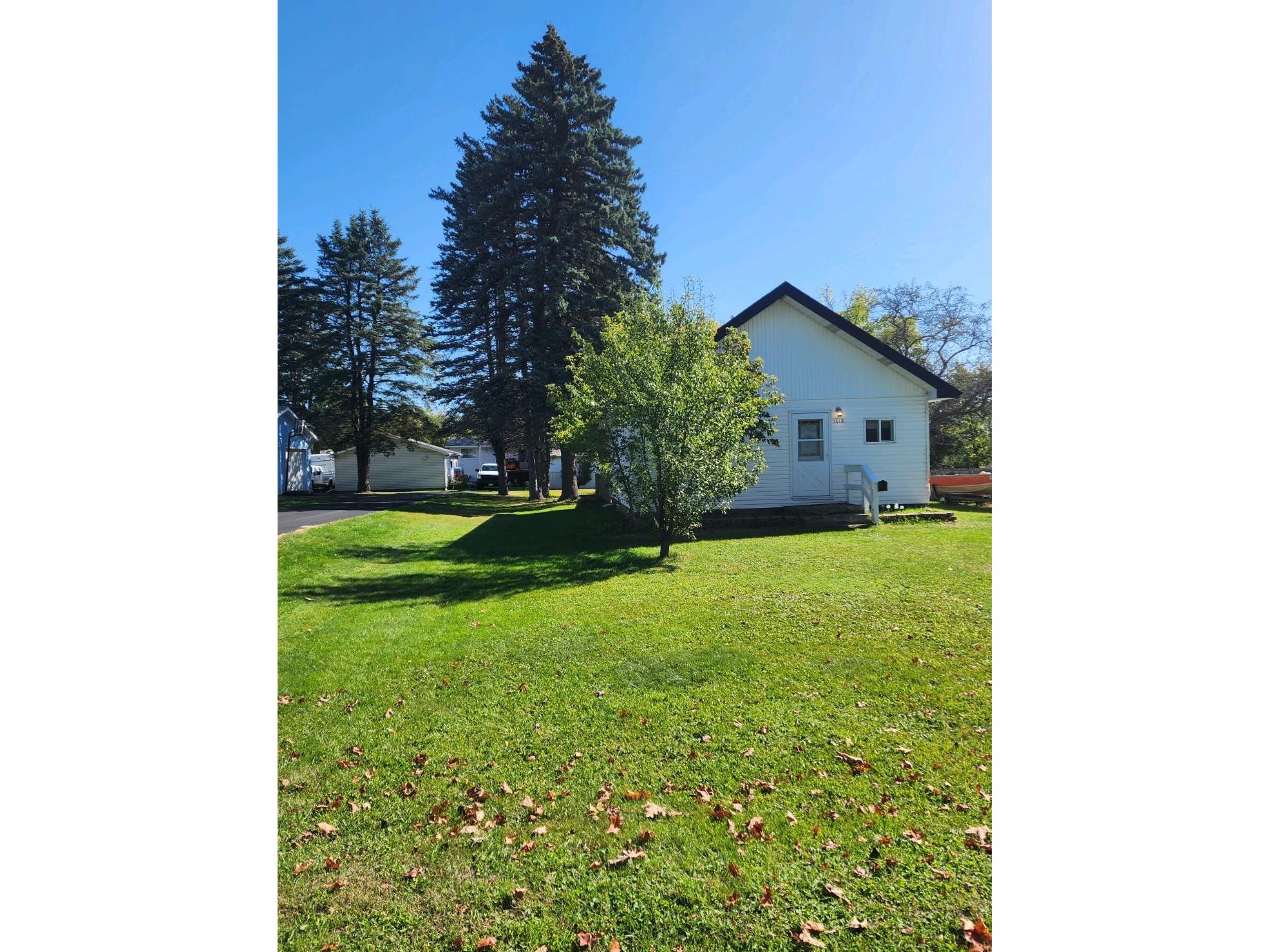 1012 28th St Scanlon MN 55720 6121370 image1