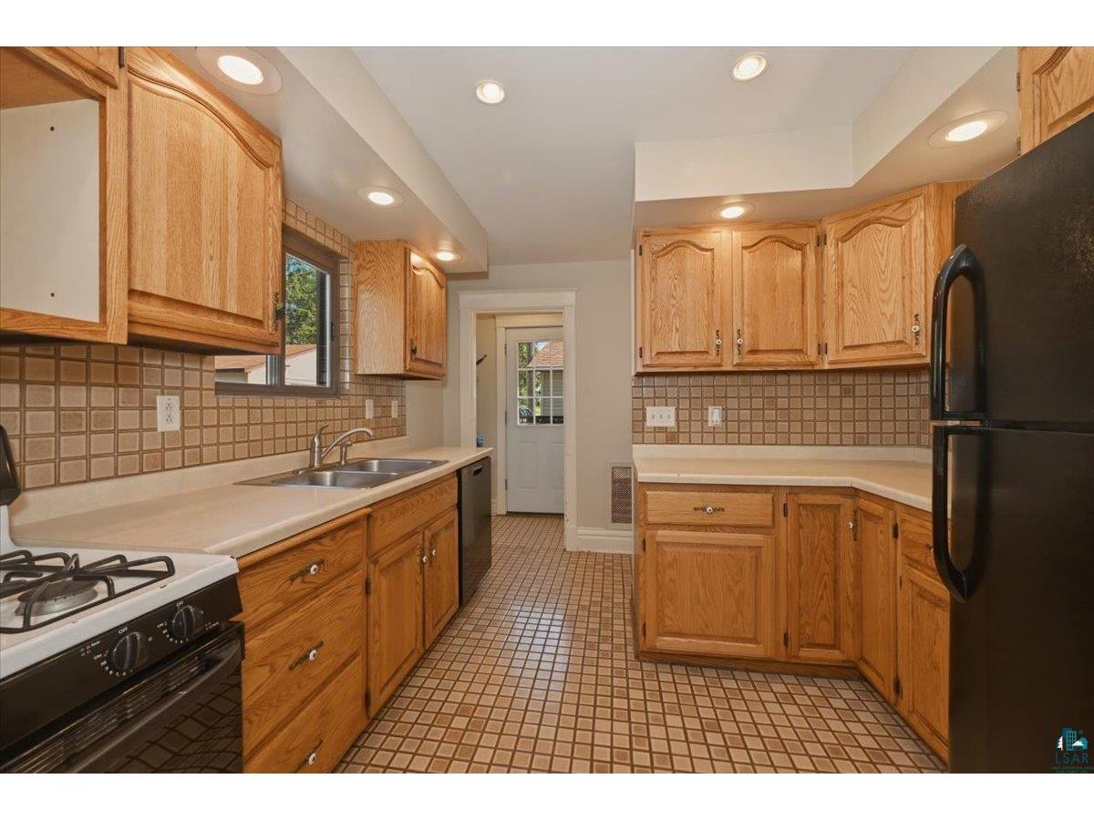 1014 N 12th Ave E Duluth MN 55805 6125819 image10