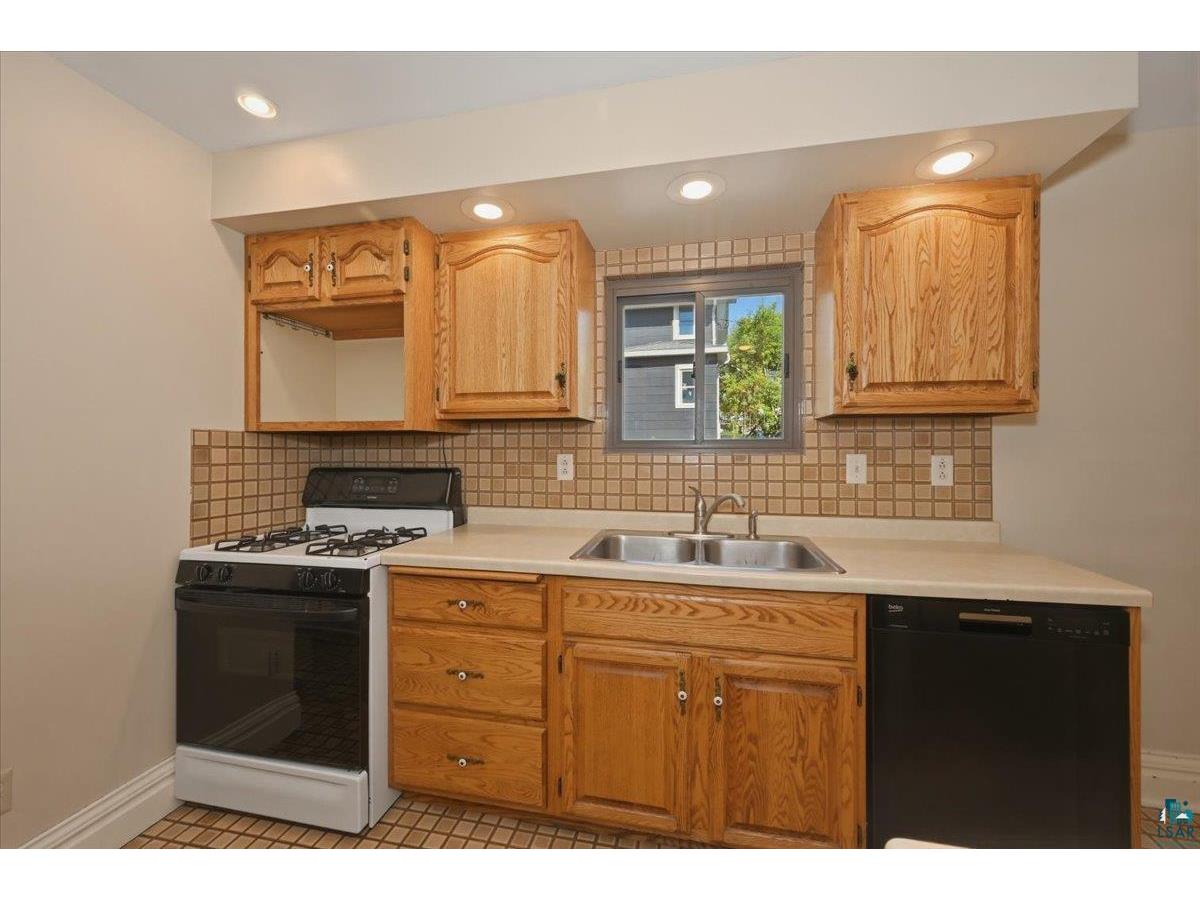 1014 N 12th Ave E Duluth MN 55805 6125819 image12