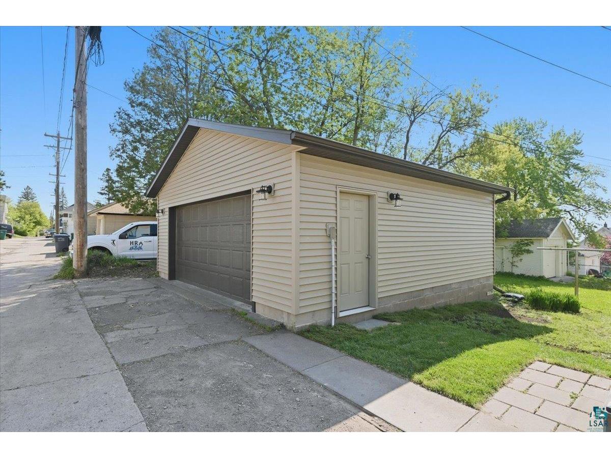 1014 N 12th Ave E Duluth MN 55805 6125819 image30