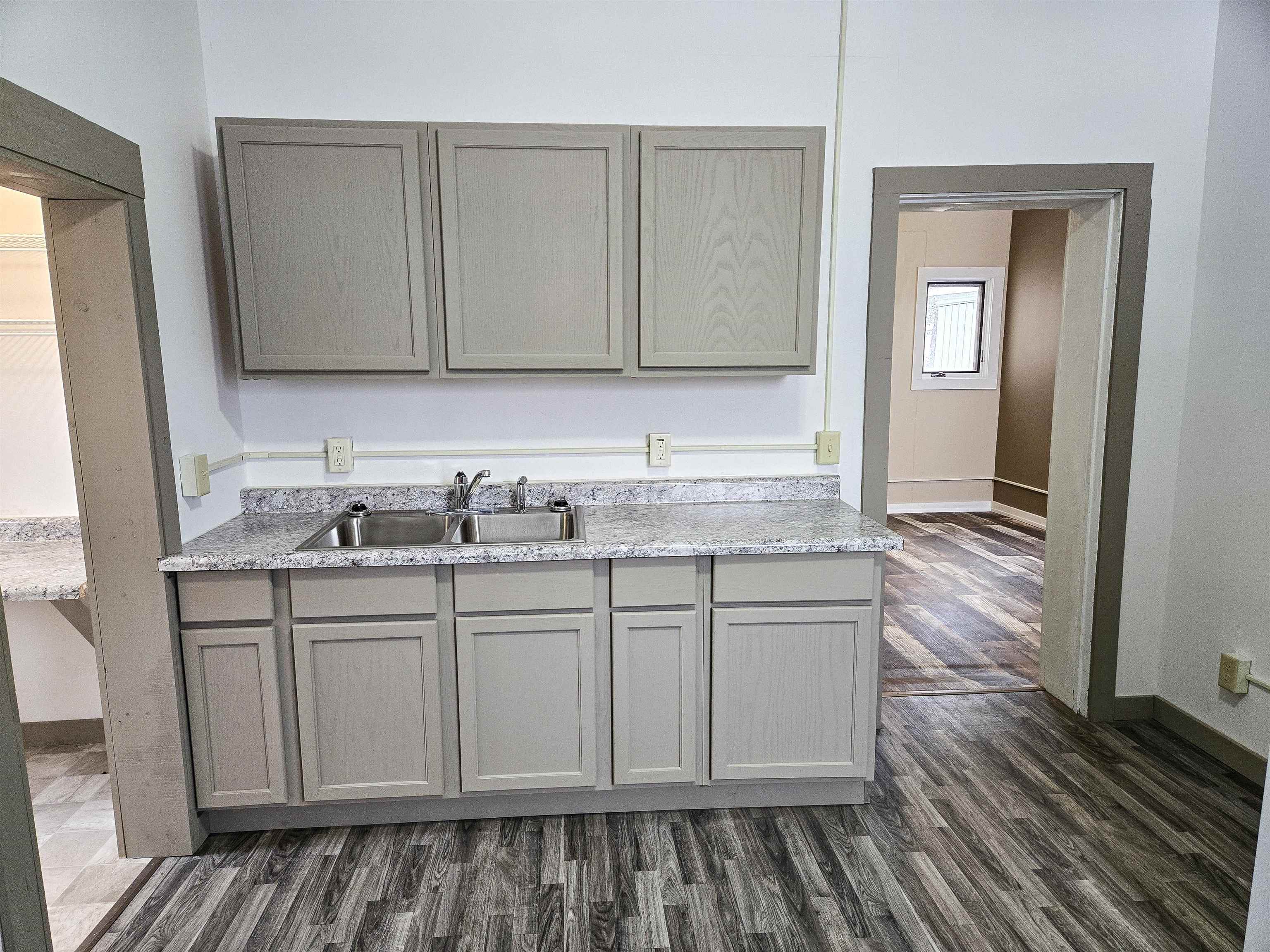 1015 Weeks Ave Superior WI 54880 6123109 image3