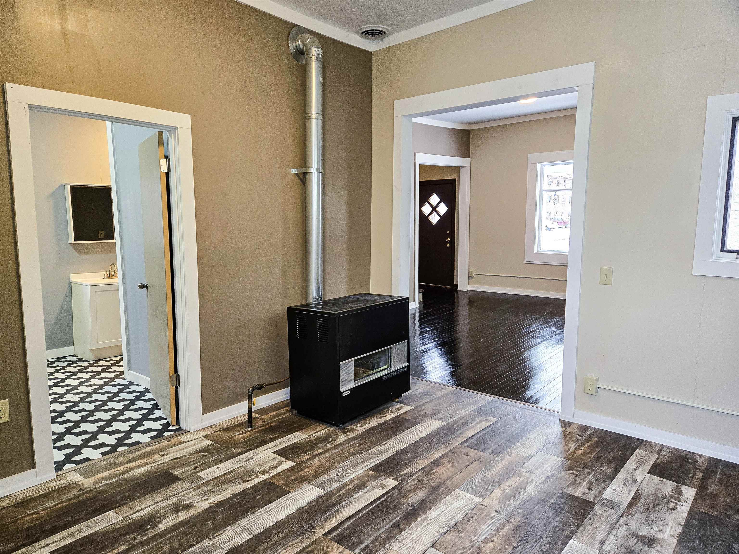 1015 Weeks Ave Superior WI 54880 6123109 image9