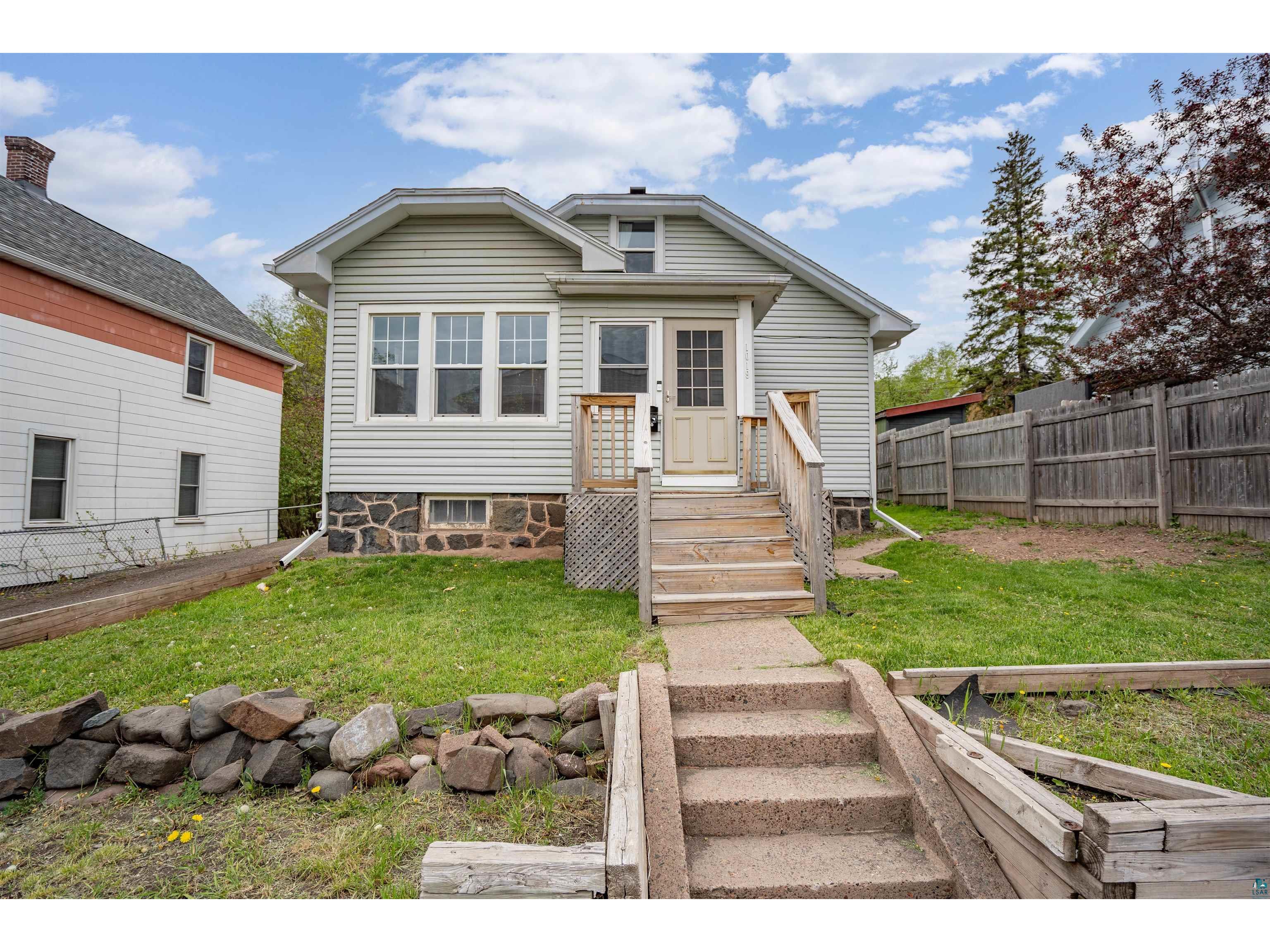 1019 W 3rd St Duluth MN 55806 6108436 image1