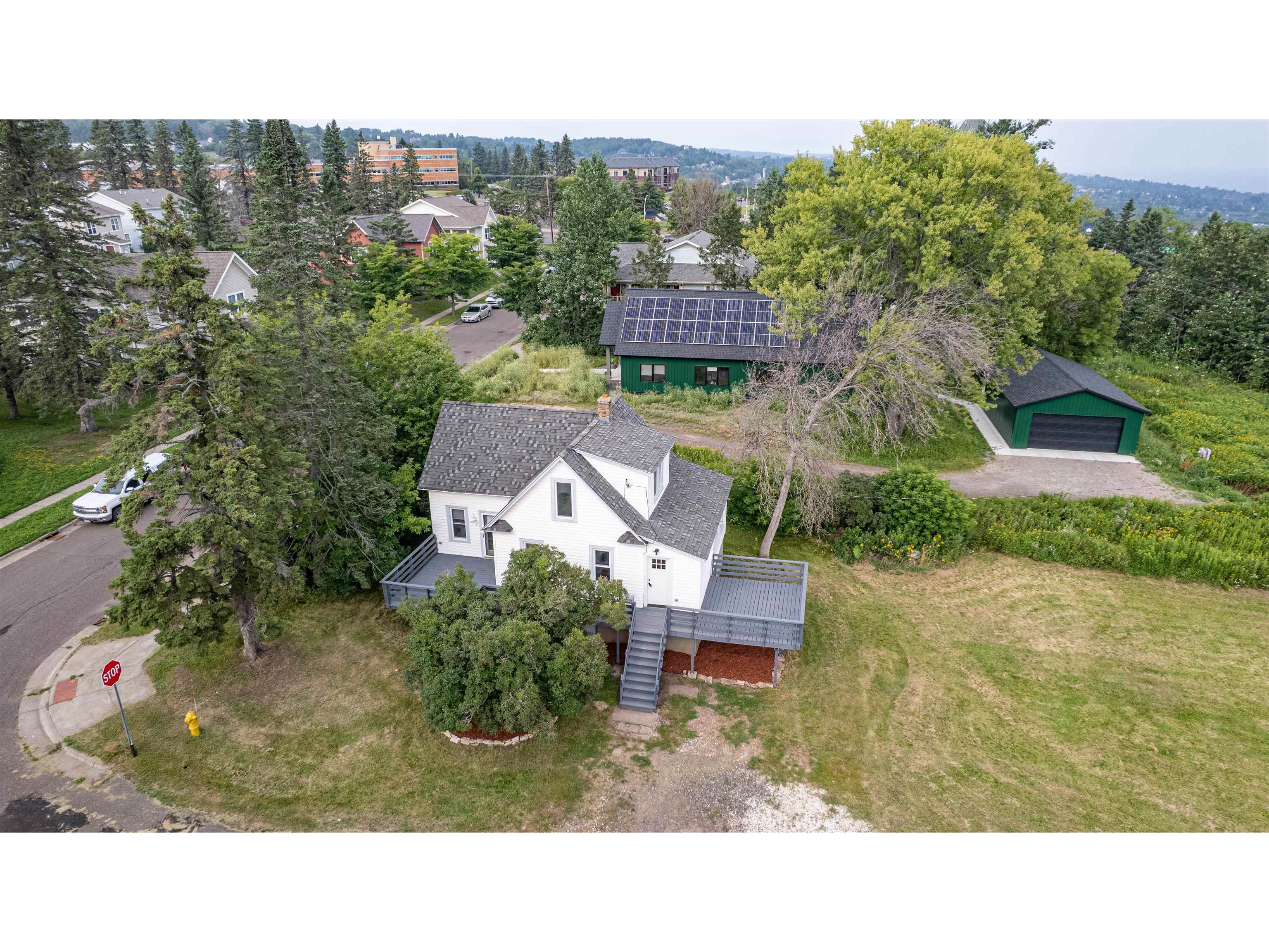 102 E 11th St Duluth MN 55805 6121143 image1