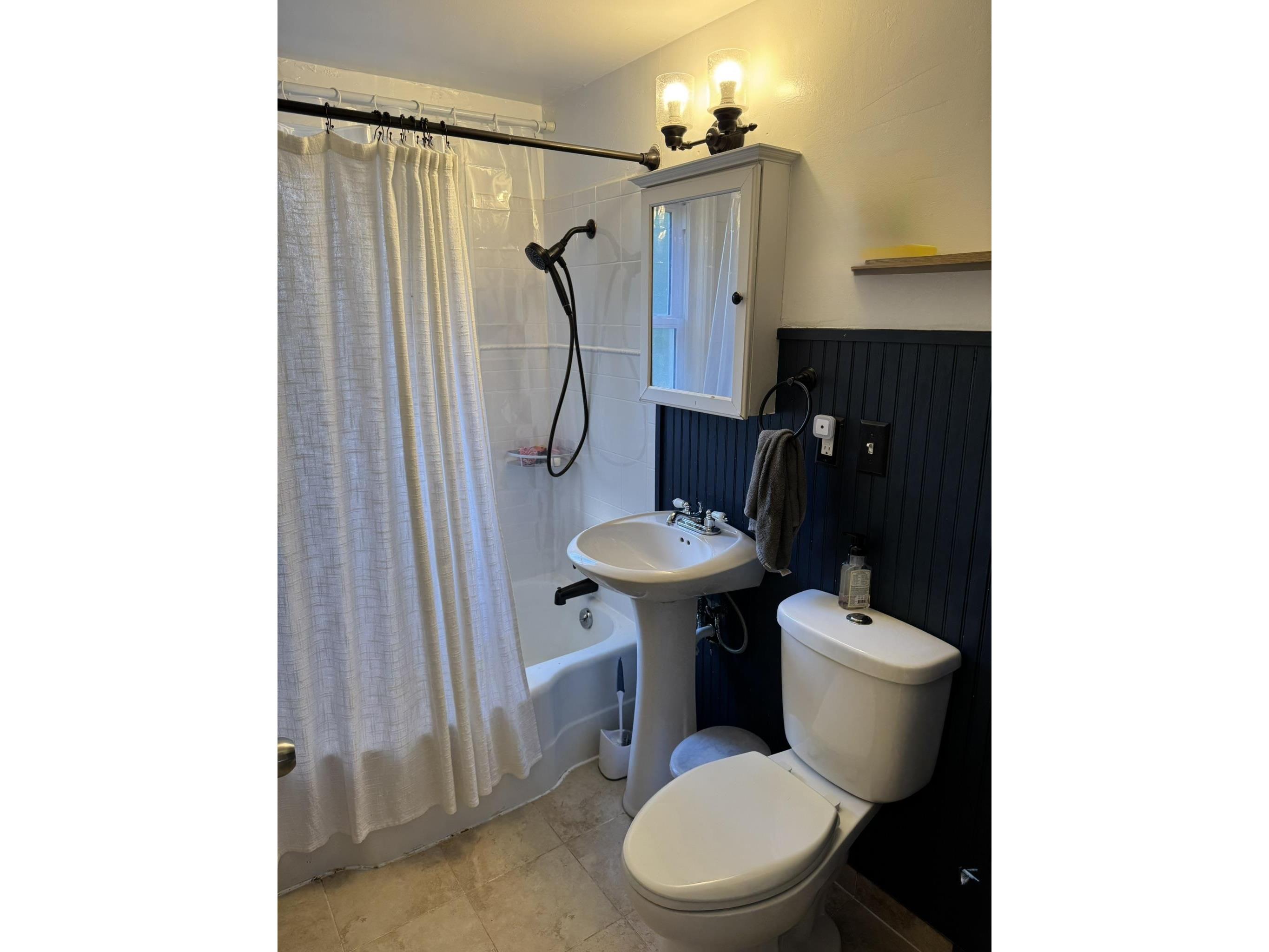 110 E Chisholm St Duluth MN 55803 6122397 image26