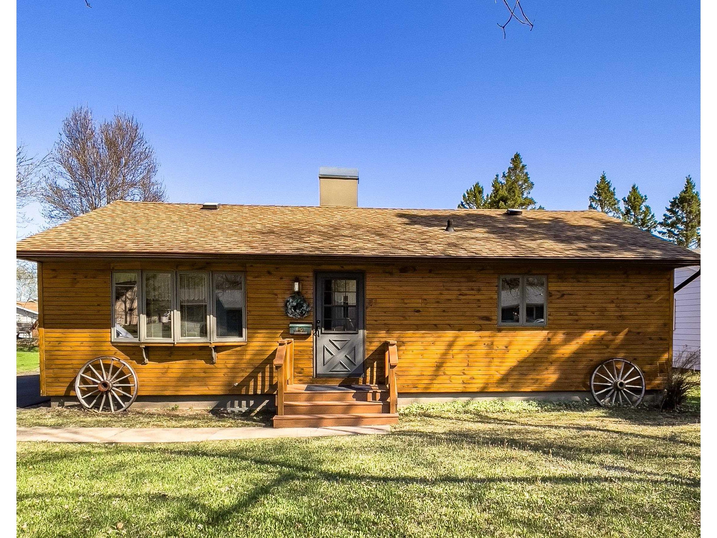 110 Hays Cr Silver Bay MN 55614 6119429 image1