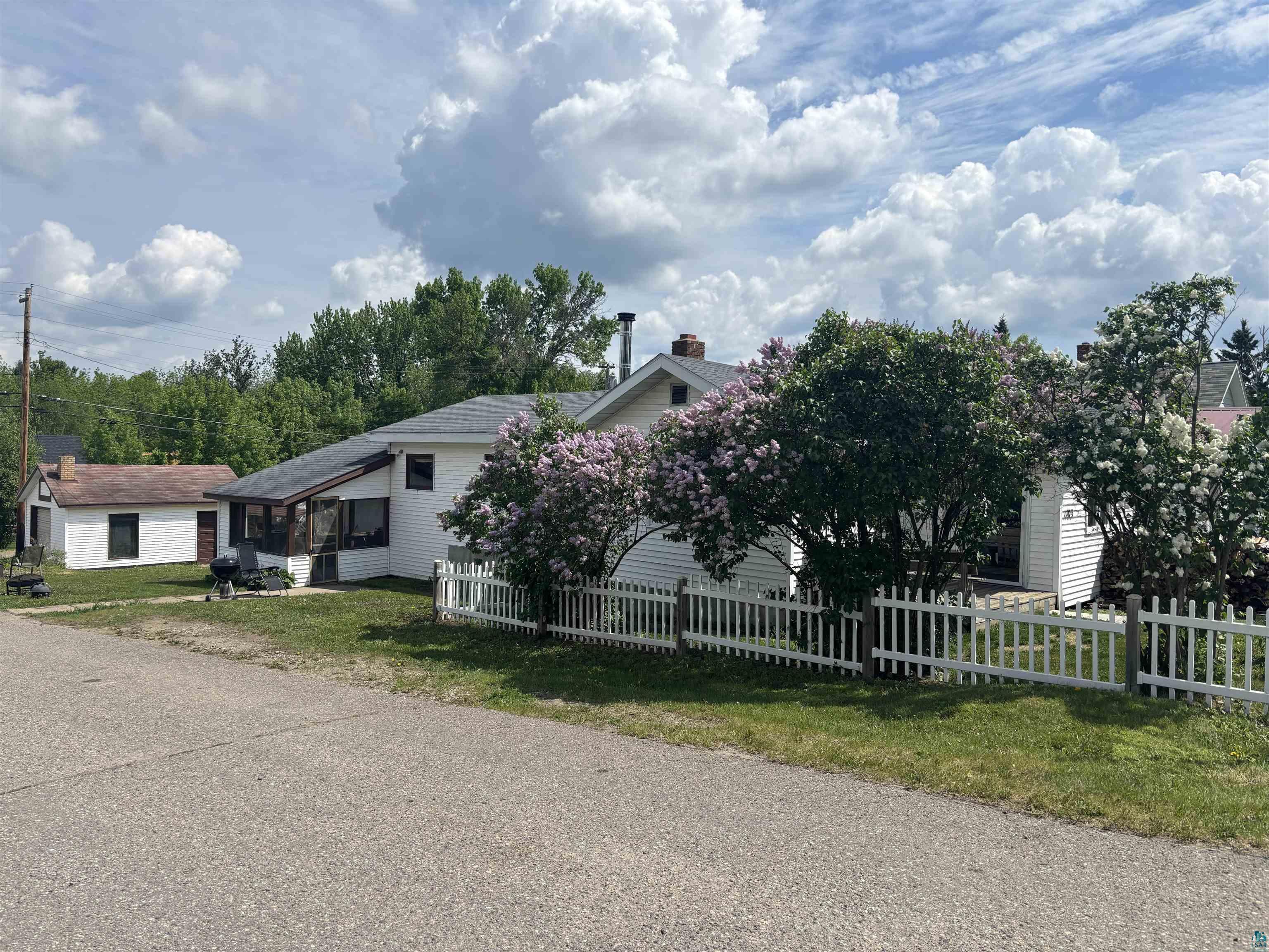1103 E Washington St Ely MN 55731 6125906 image1