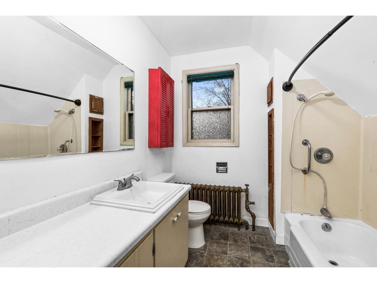 1107 N 7th Ave E Duluth MN 55805 6122998 image16