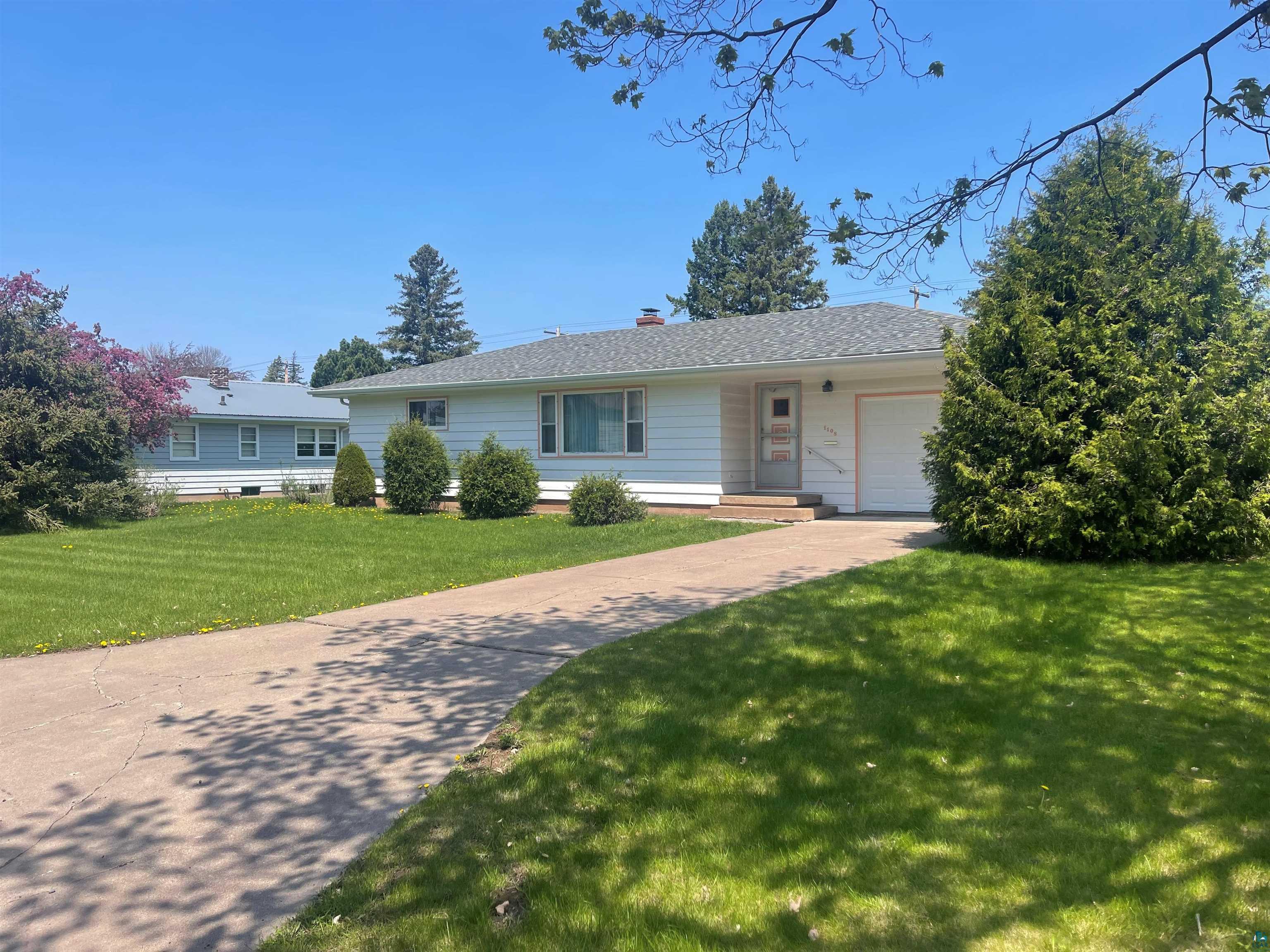 1108 10th Ave W Ashland WI 54806 6113658 image1