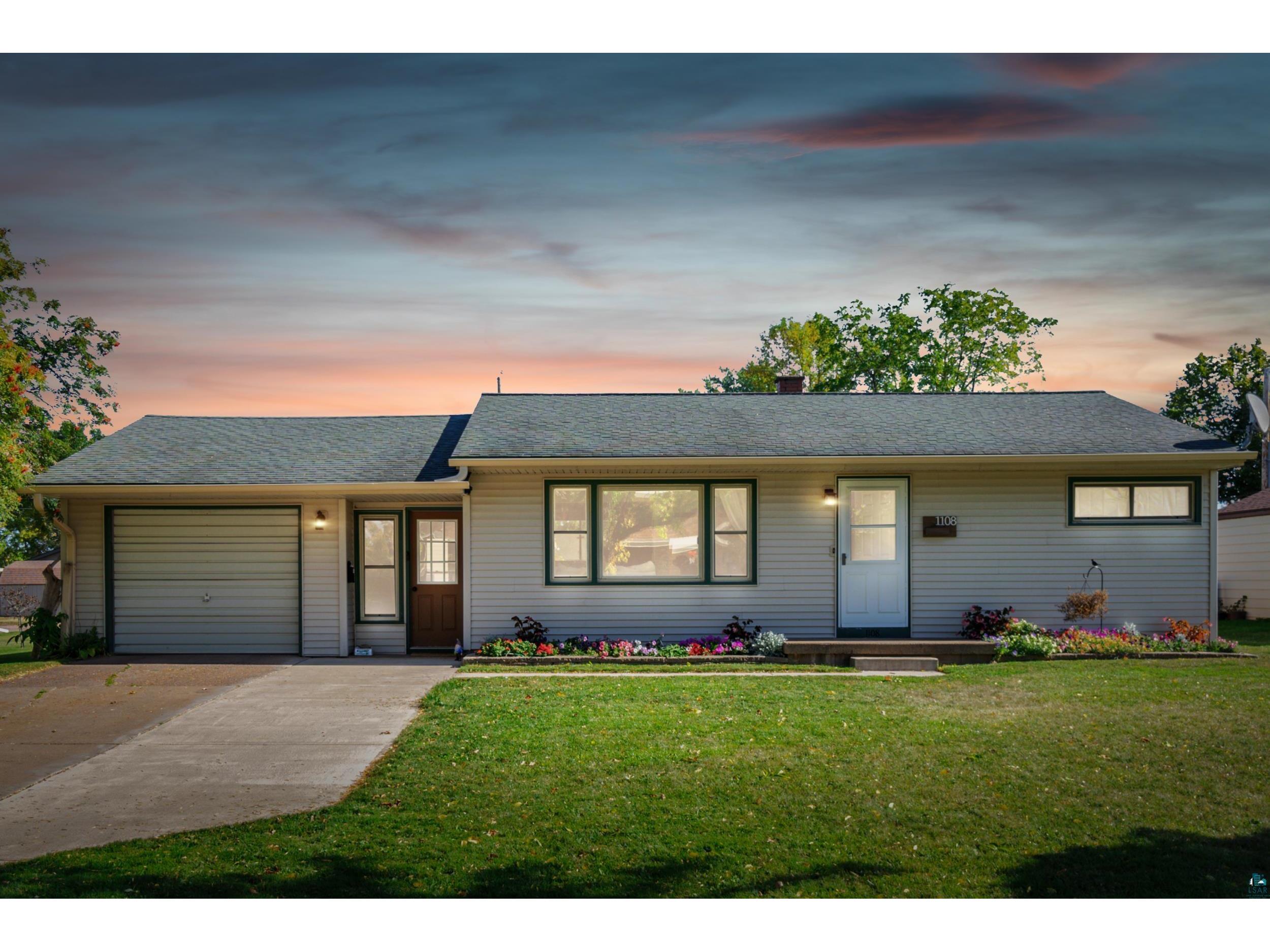 1108 11th Ave W Ashland WI 54806 6116382 image1