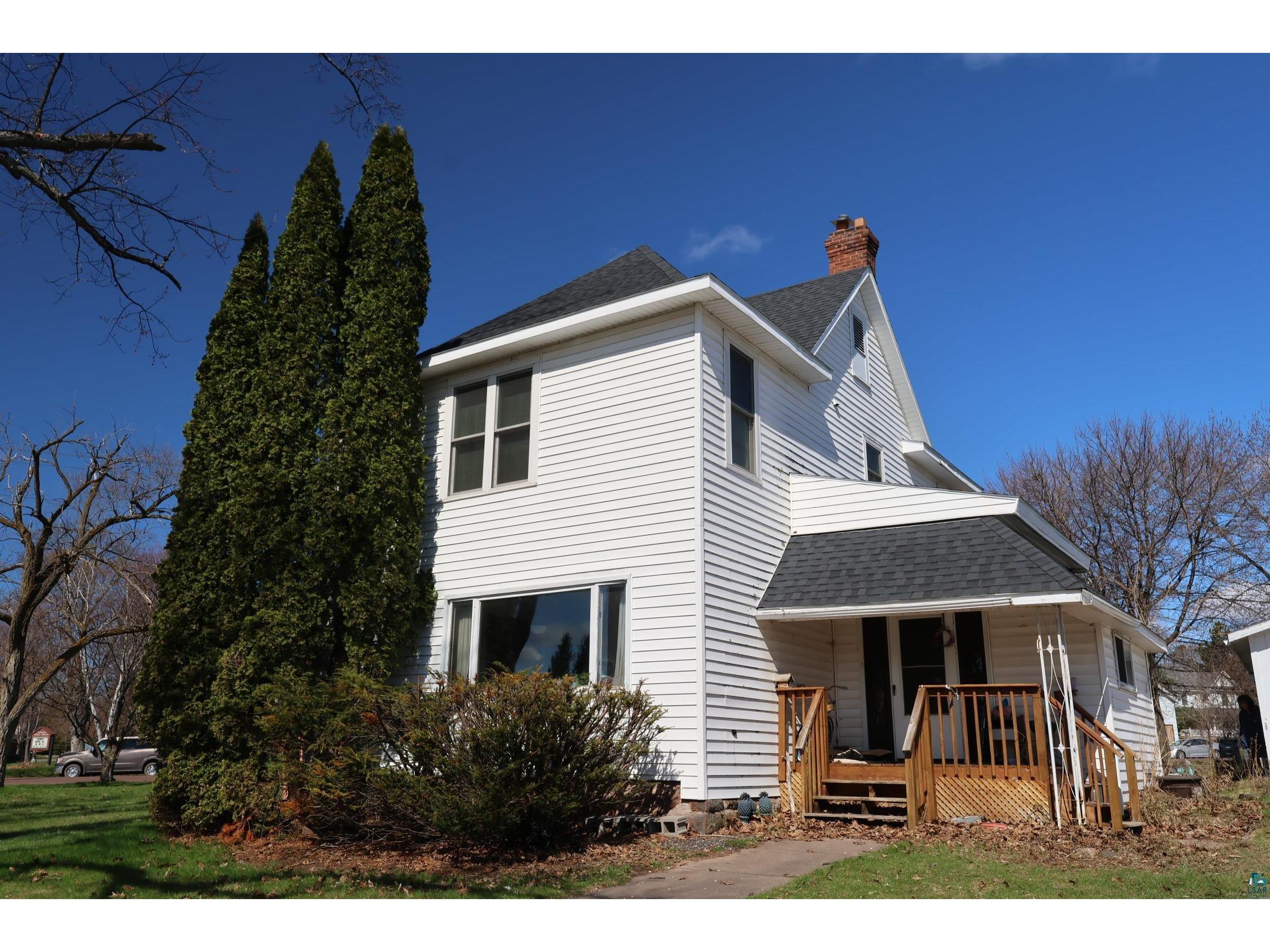 111 W 3rd St Washburn WI 54891 6124846 image1