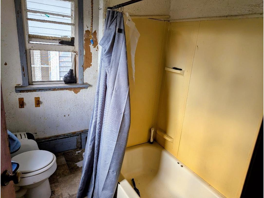 111 W Nebraska Ave Gilbert MN 55741 6122733 image10