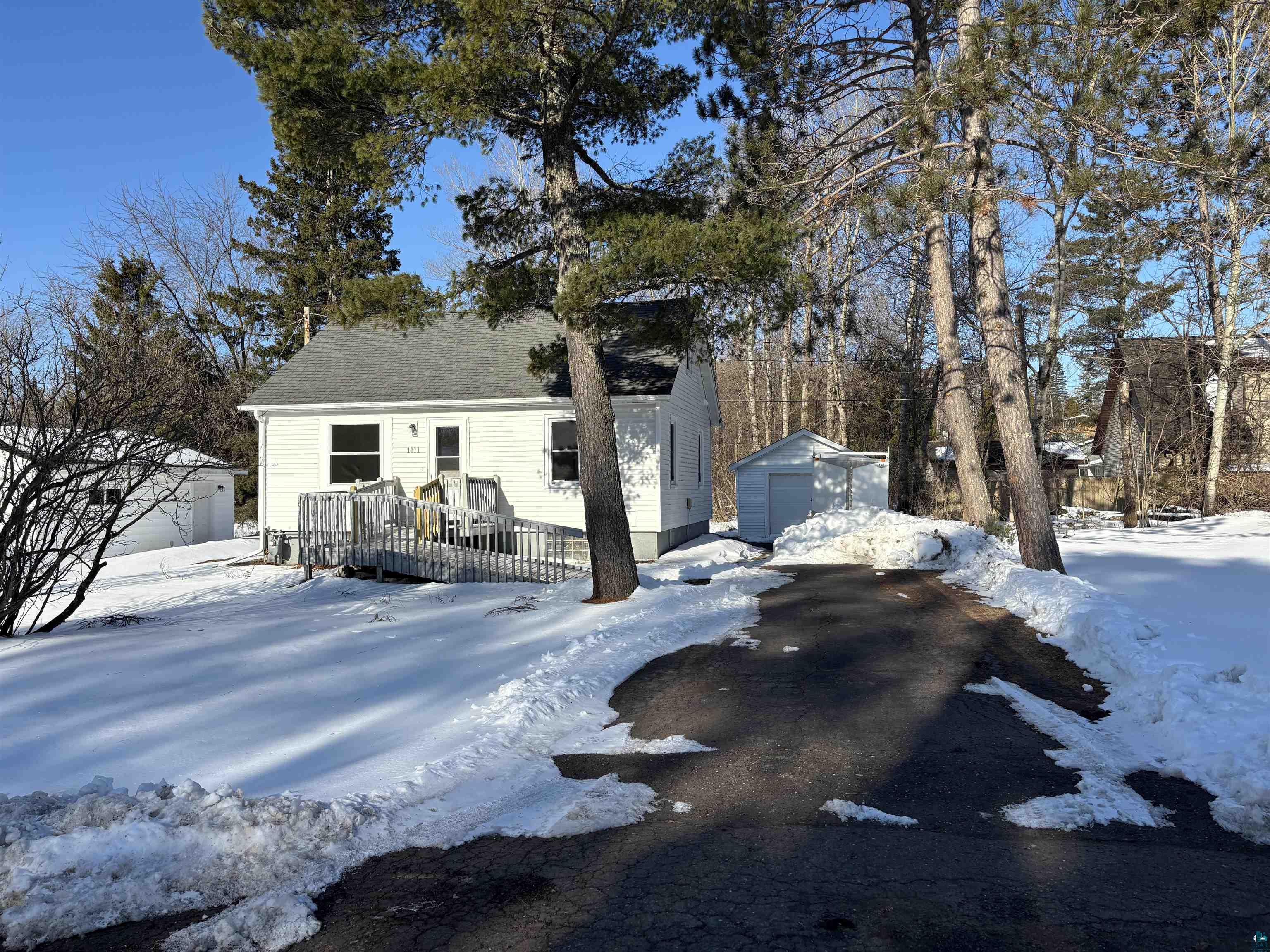 1111 N Robin Ave Duluth MN 55811 6124620 image1