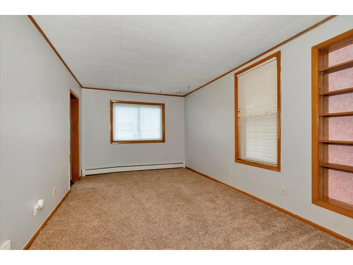 1117 Hammond Ave Superior WI 54880 6122950 image15