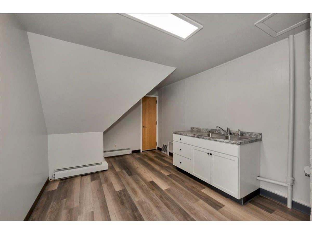 1117 Hammond Ave Superior WI 54880 6122950 image22