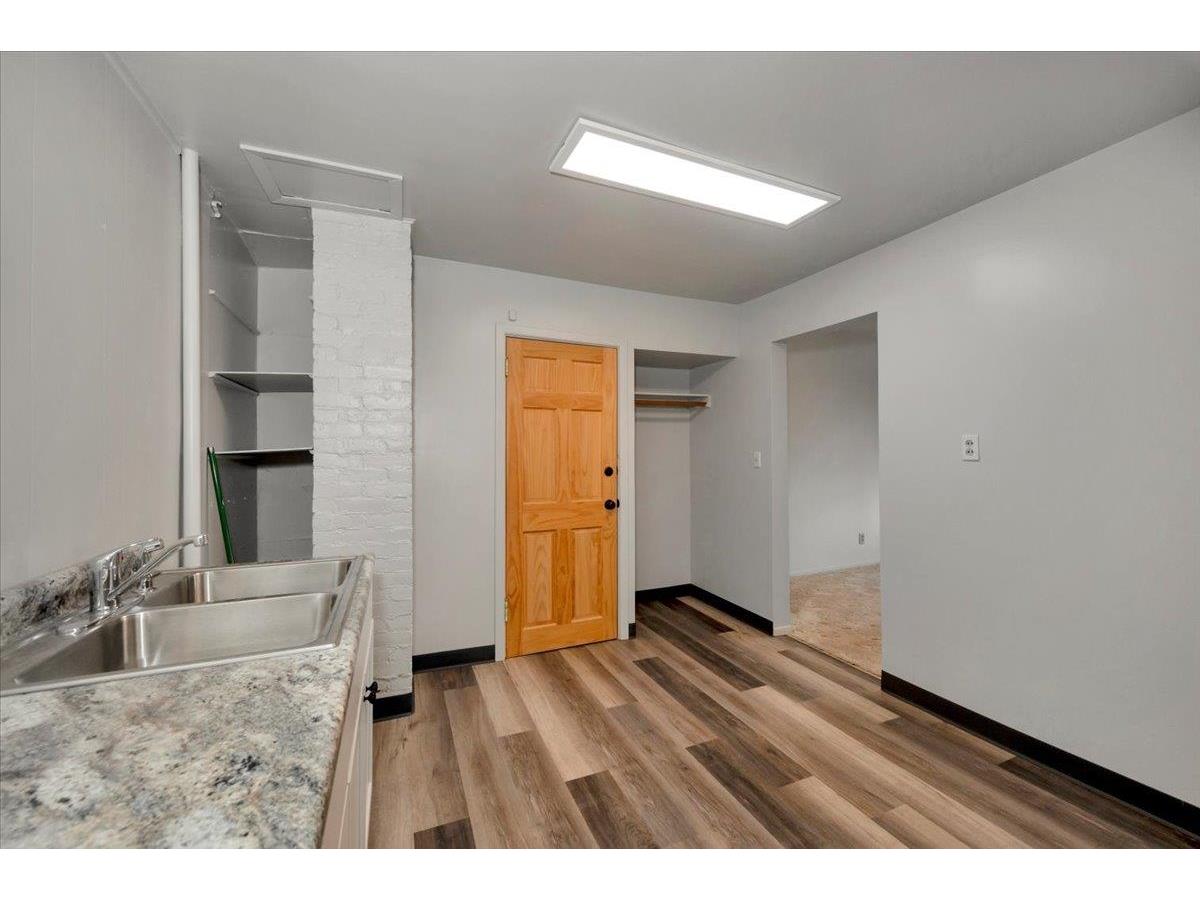 1117 Hammond Ave Superior WI 54880 6122950 image23