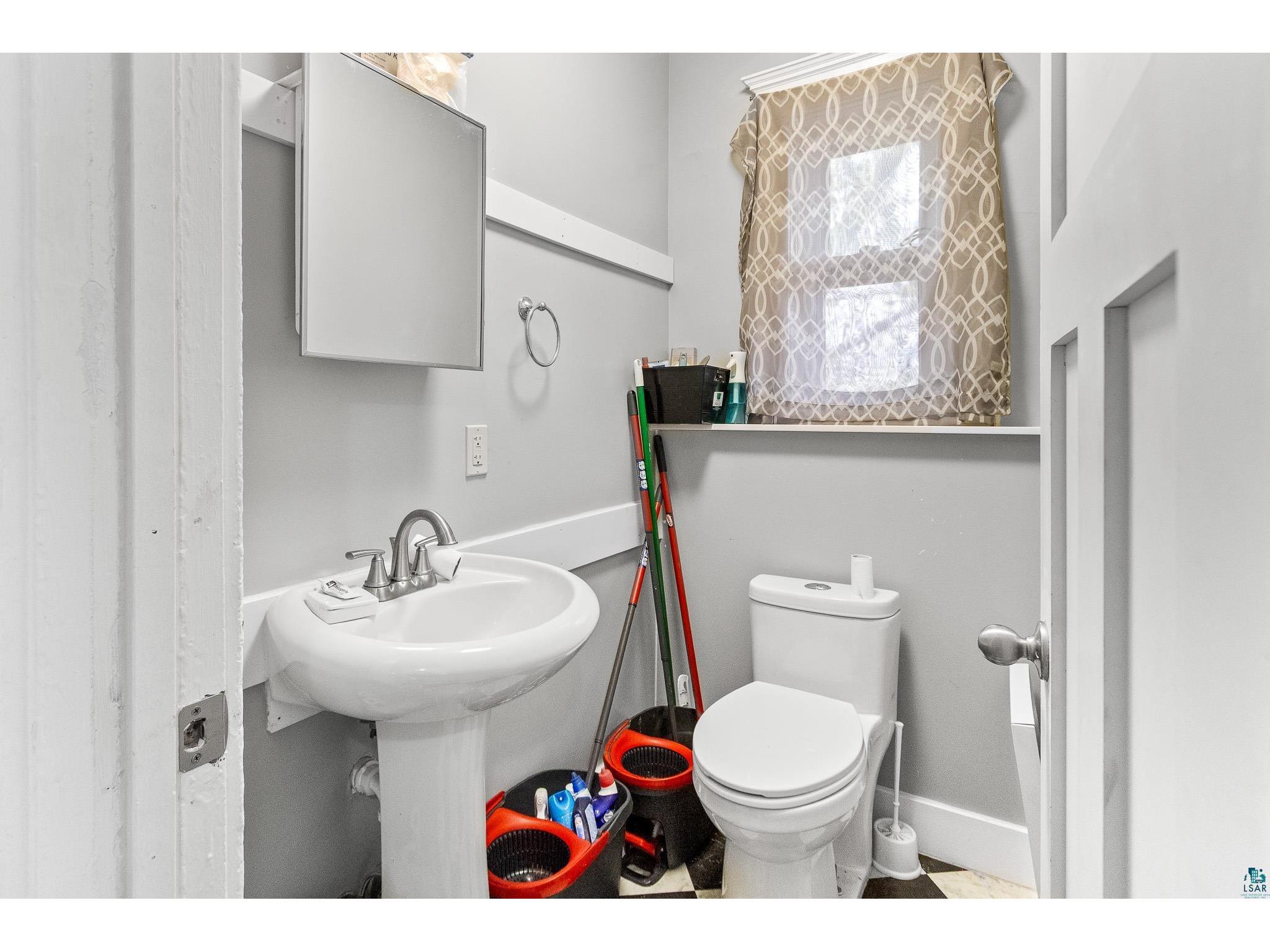 1122 E 5th St Duluth MN 55805 6125609 image14