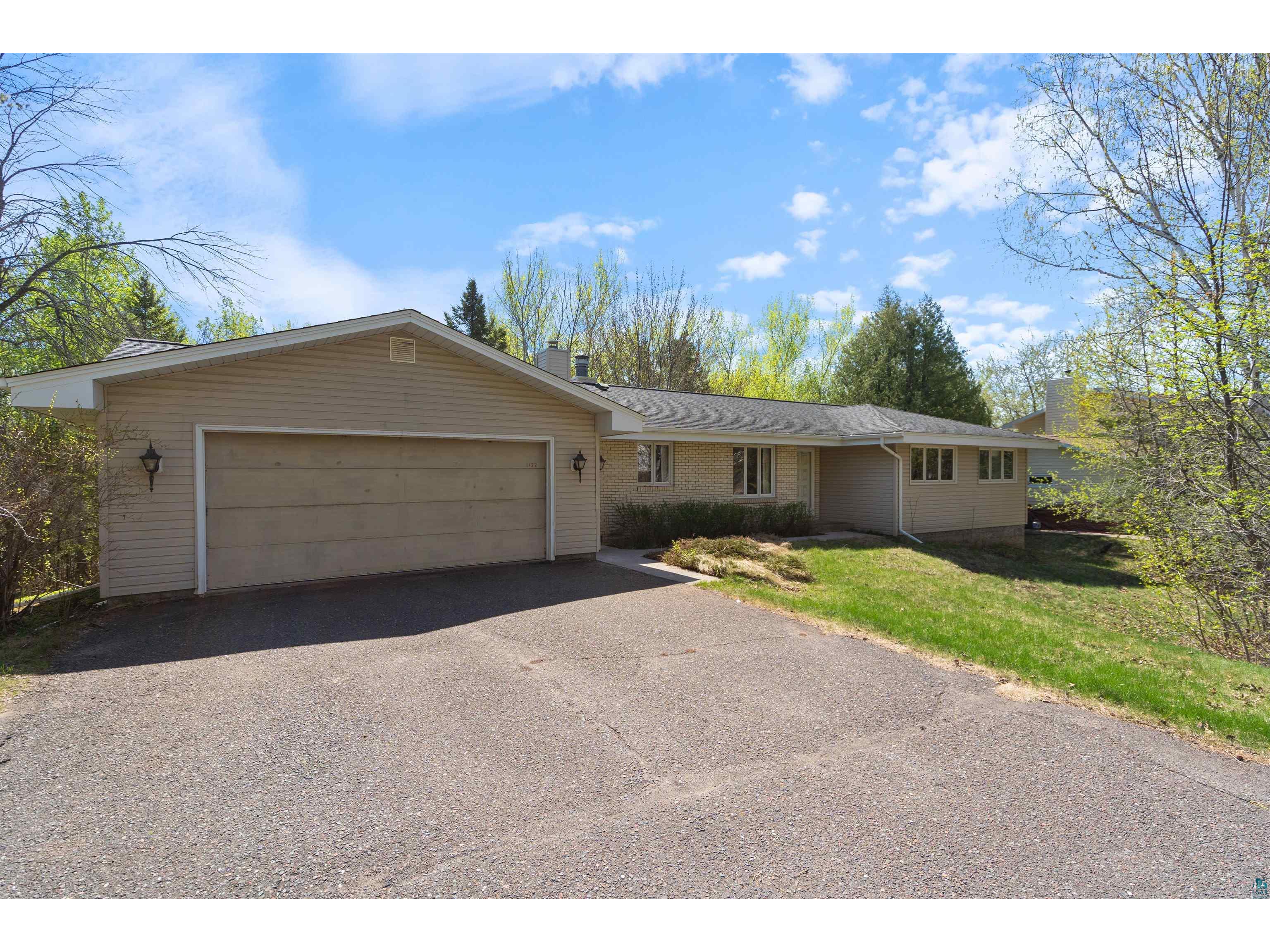 1122 Valley Dr Duluth MN 55804 6119390 image1