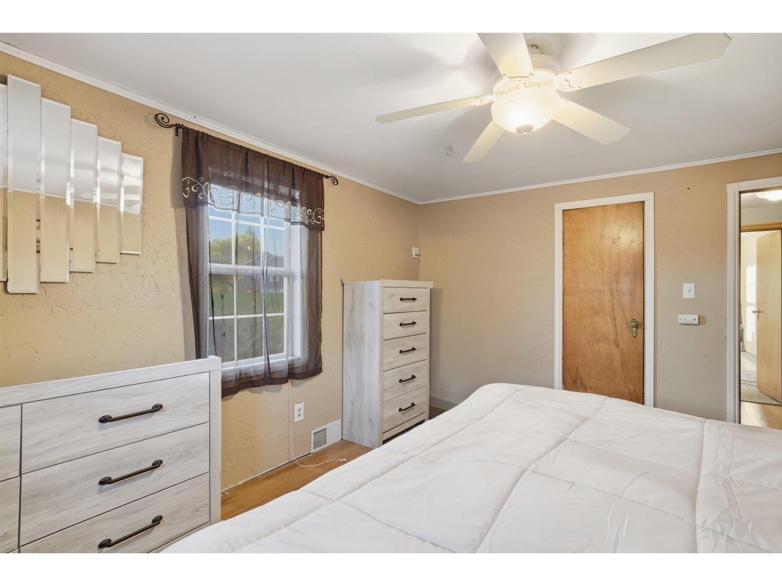 1123 Adams Ave Eveleth MN 55734 6122406 image21