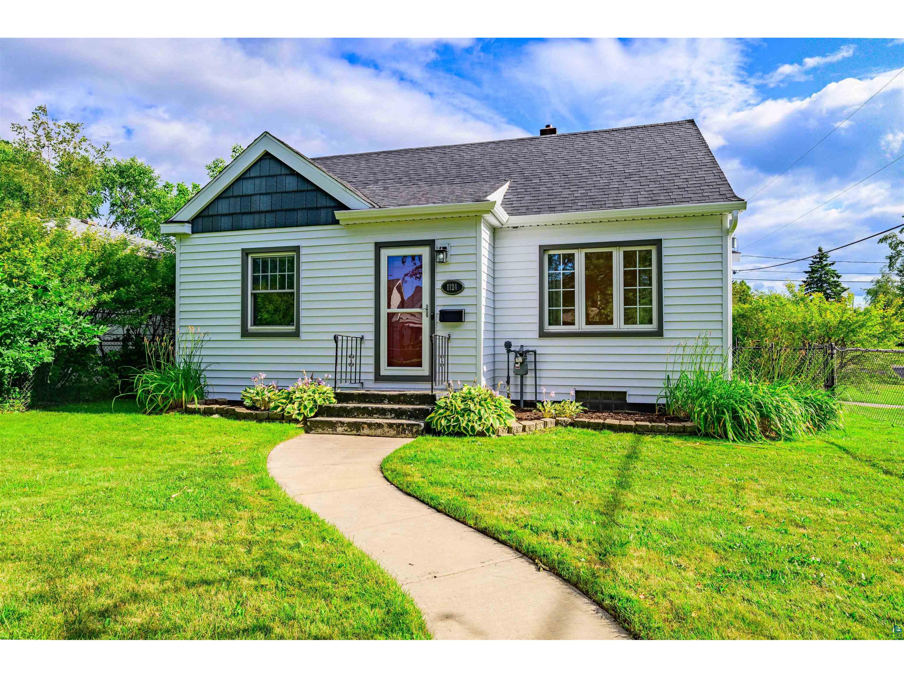 1124 N 22nd St Superior WI 54880 6115455 image1