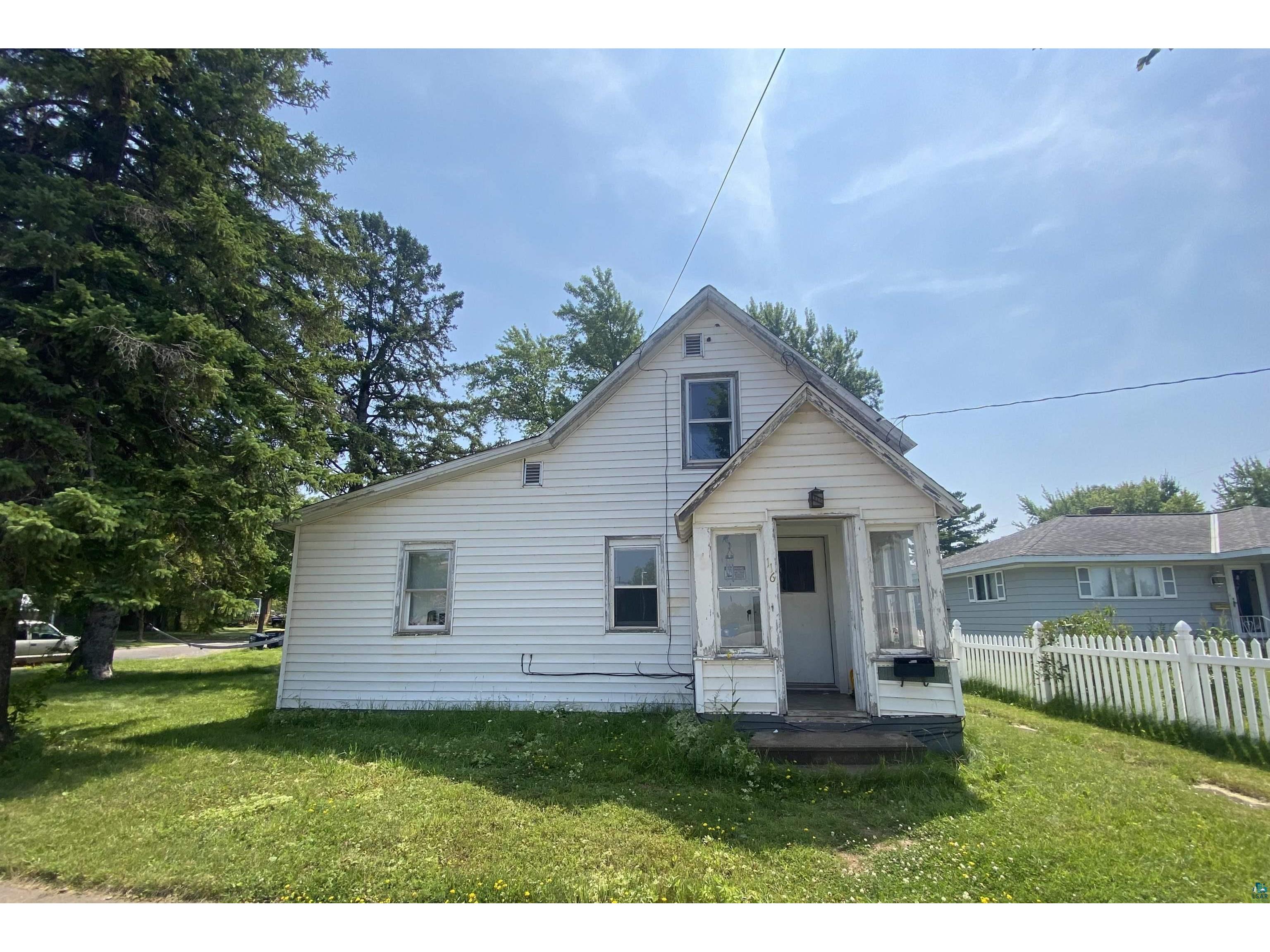 116 6th St E Ashland WI 54806 6115165 image1