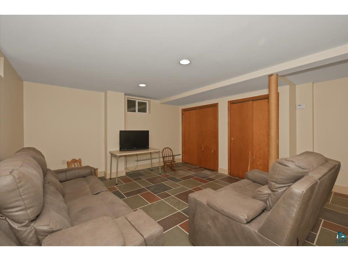 11c Hayes Ct Superior WI 54880 6125745 image25