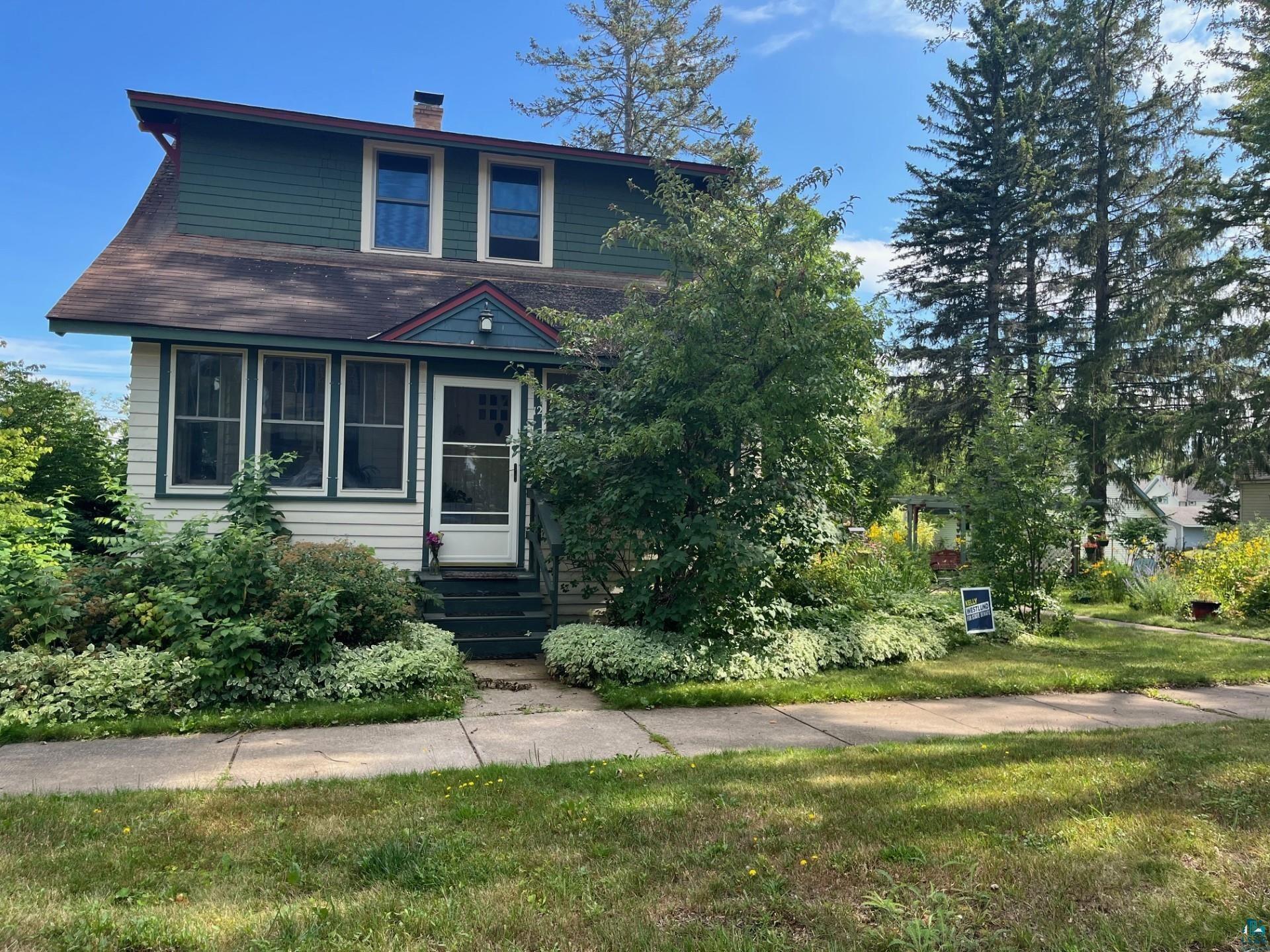 12 E 4th St Washburn WI 54891 6111952 image1