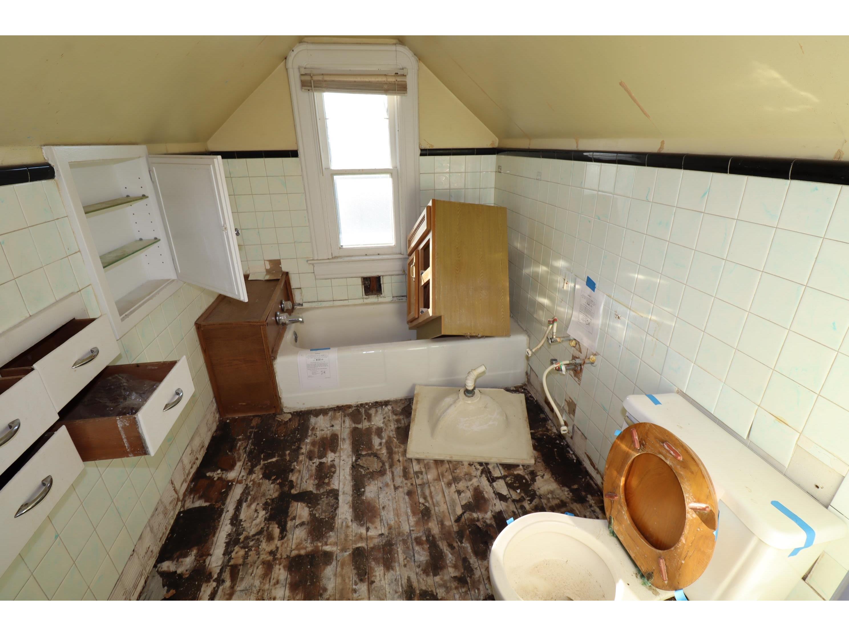 1201 9th Ave W Ashland WI 54806 6122996 image23