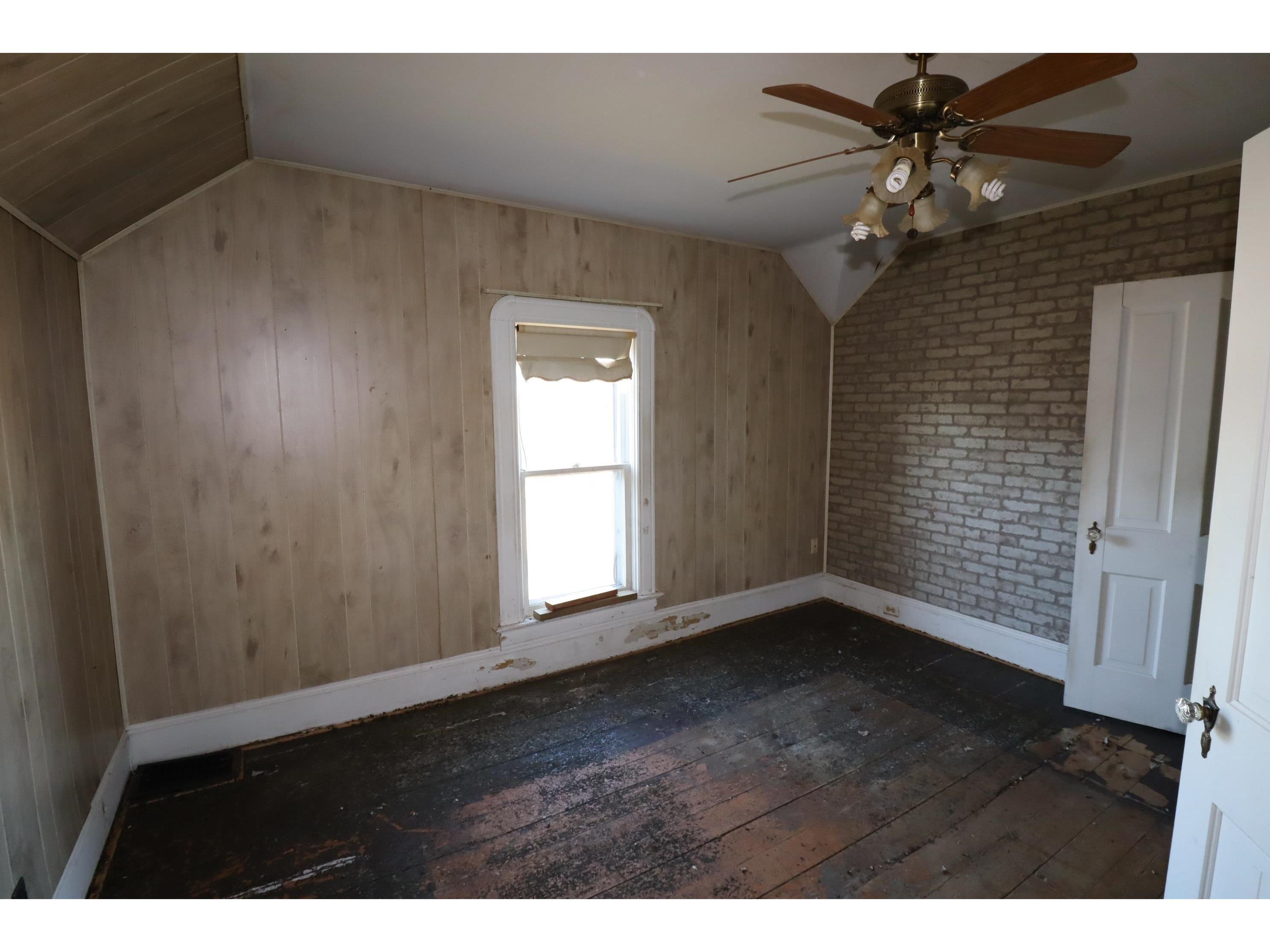 1201 9th Ave W Ashland WI 54806 6122996 image24