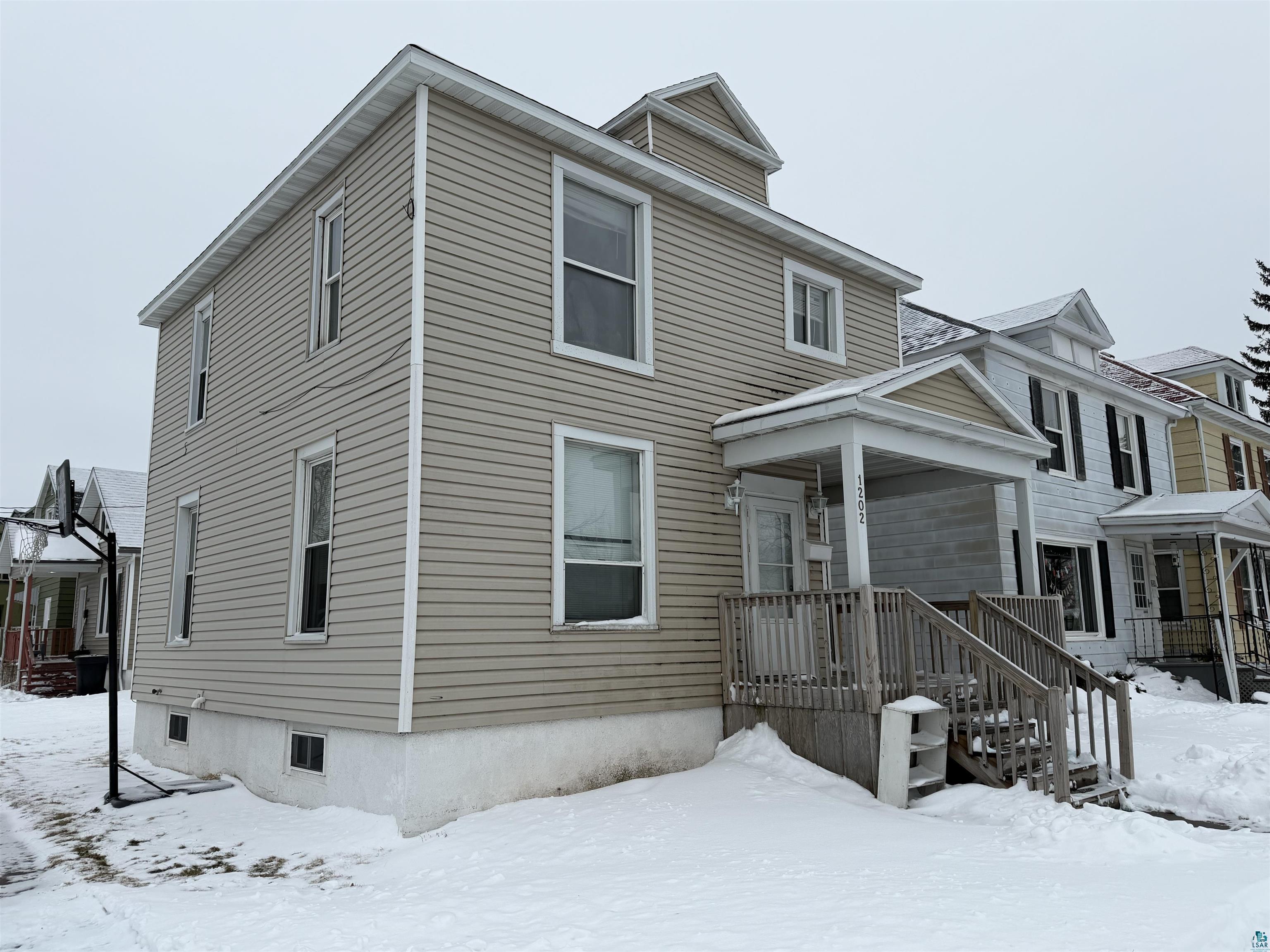 1202 Harrison St Superior WI 54880 6124200 image1