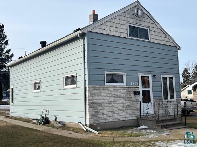 1204 W 2nd St Eveleth MN 55734 6124222 image1