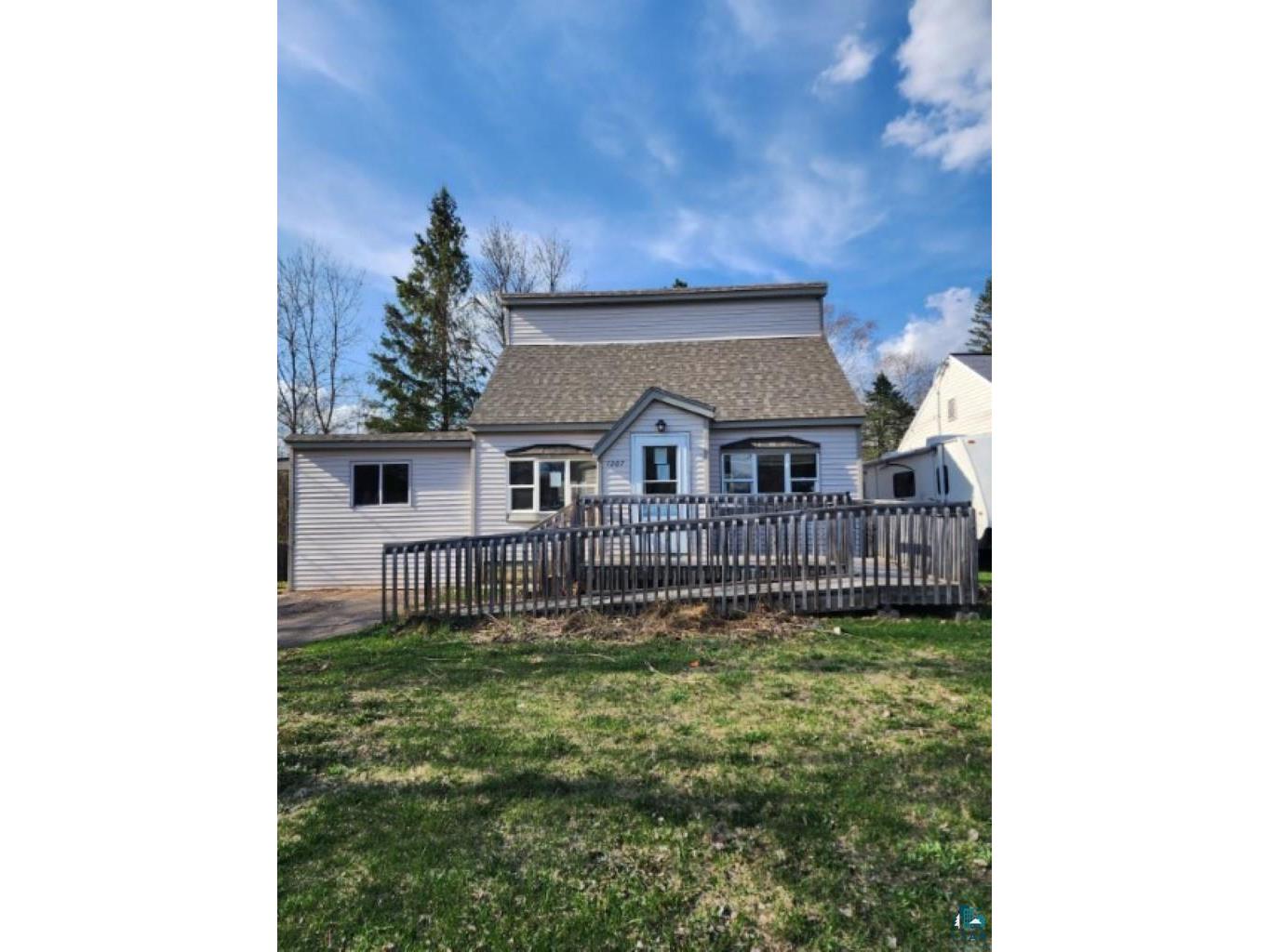 1207 W Carlton Ave Cloquet MN 55720 6107593 image1