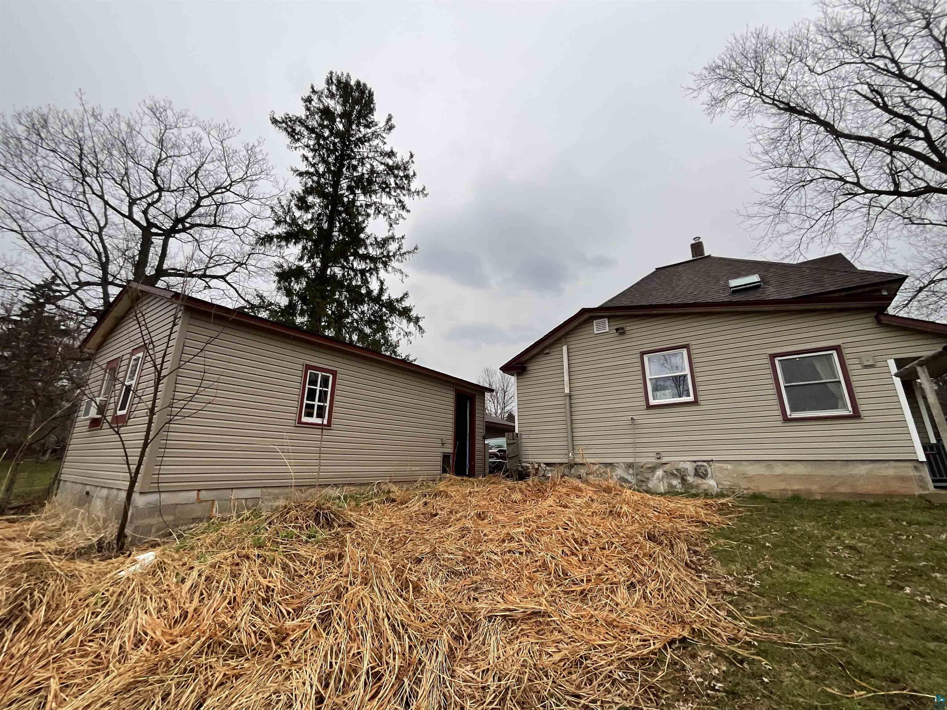 121 1st St N Luck WI 54853 6108031 image1