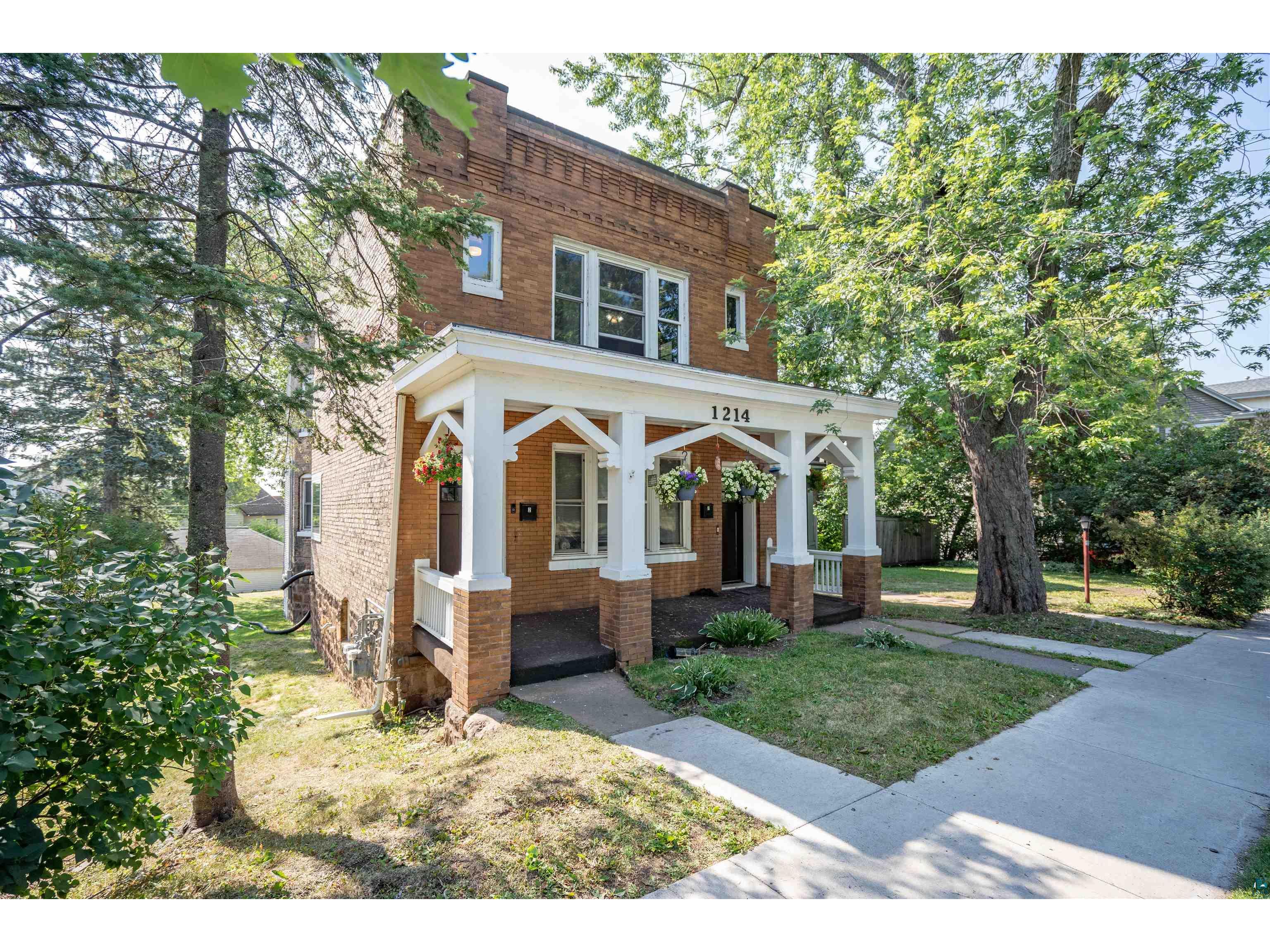 1214 E 4th St Duluth MN 55805 6109897 image1