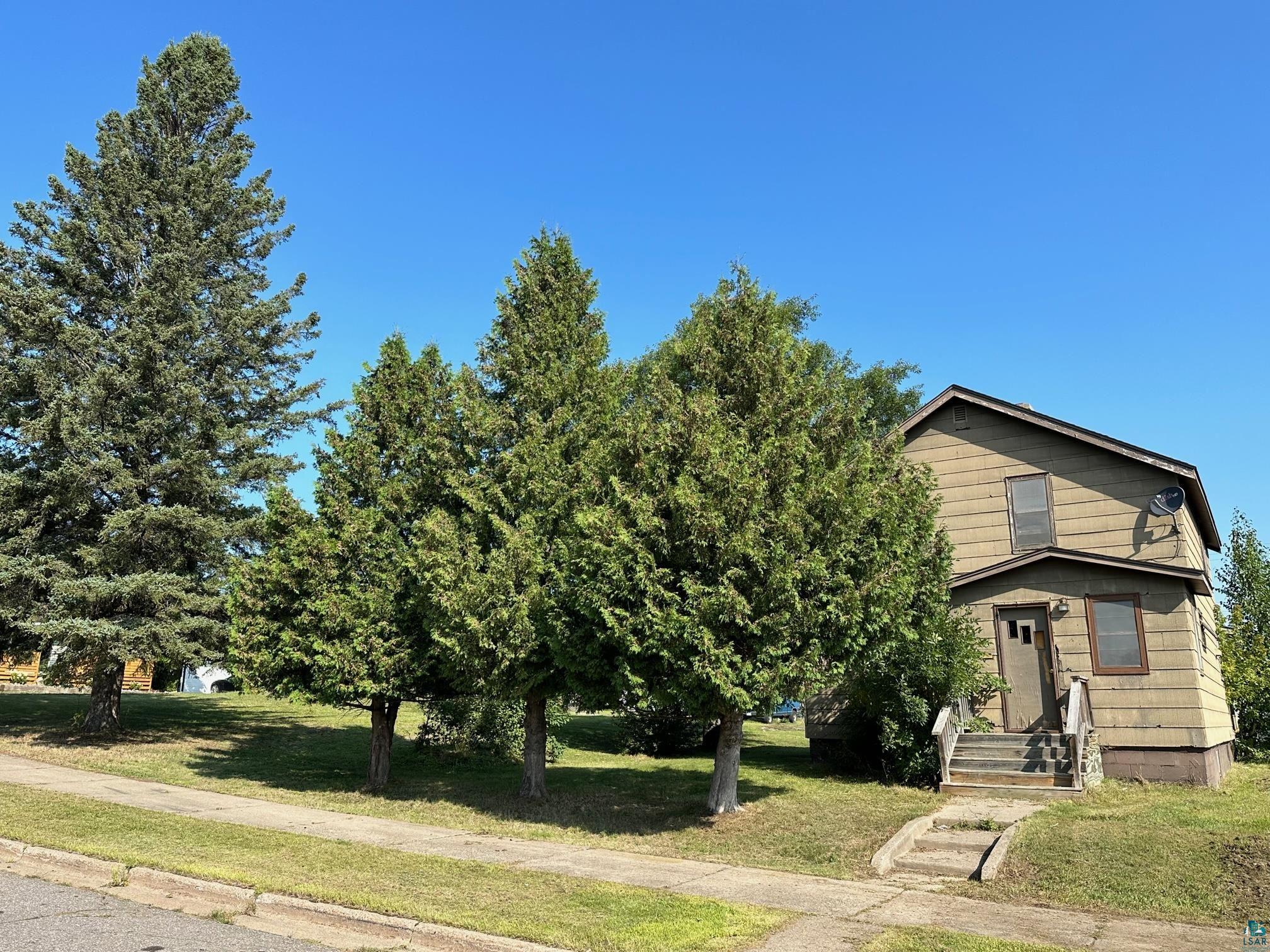 1215 E Chapman St Ely MN 55731 6110252 image1