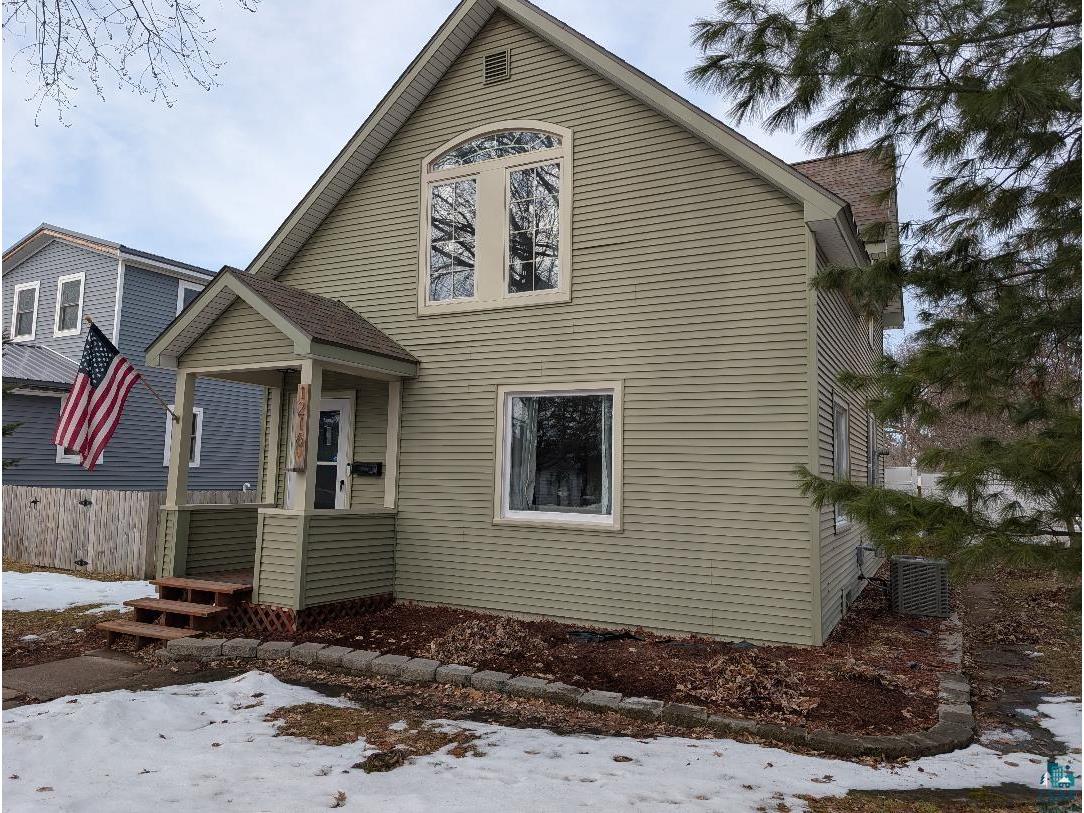 1216 MacArthur Ave Ashland WI 54806 6124219 image1