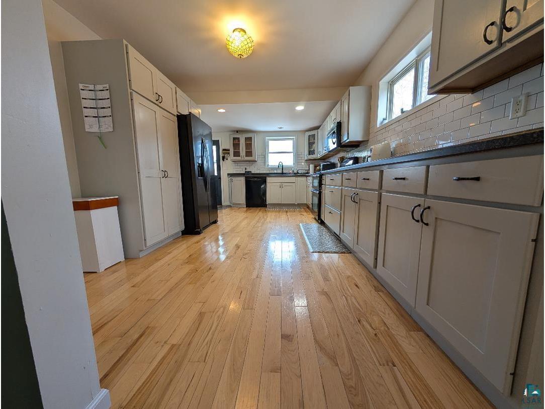 1216 MacArthur Ave Ashland WI 54806 6124219 image25