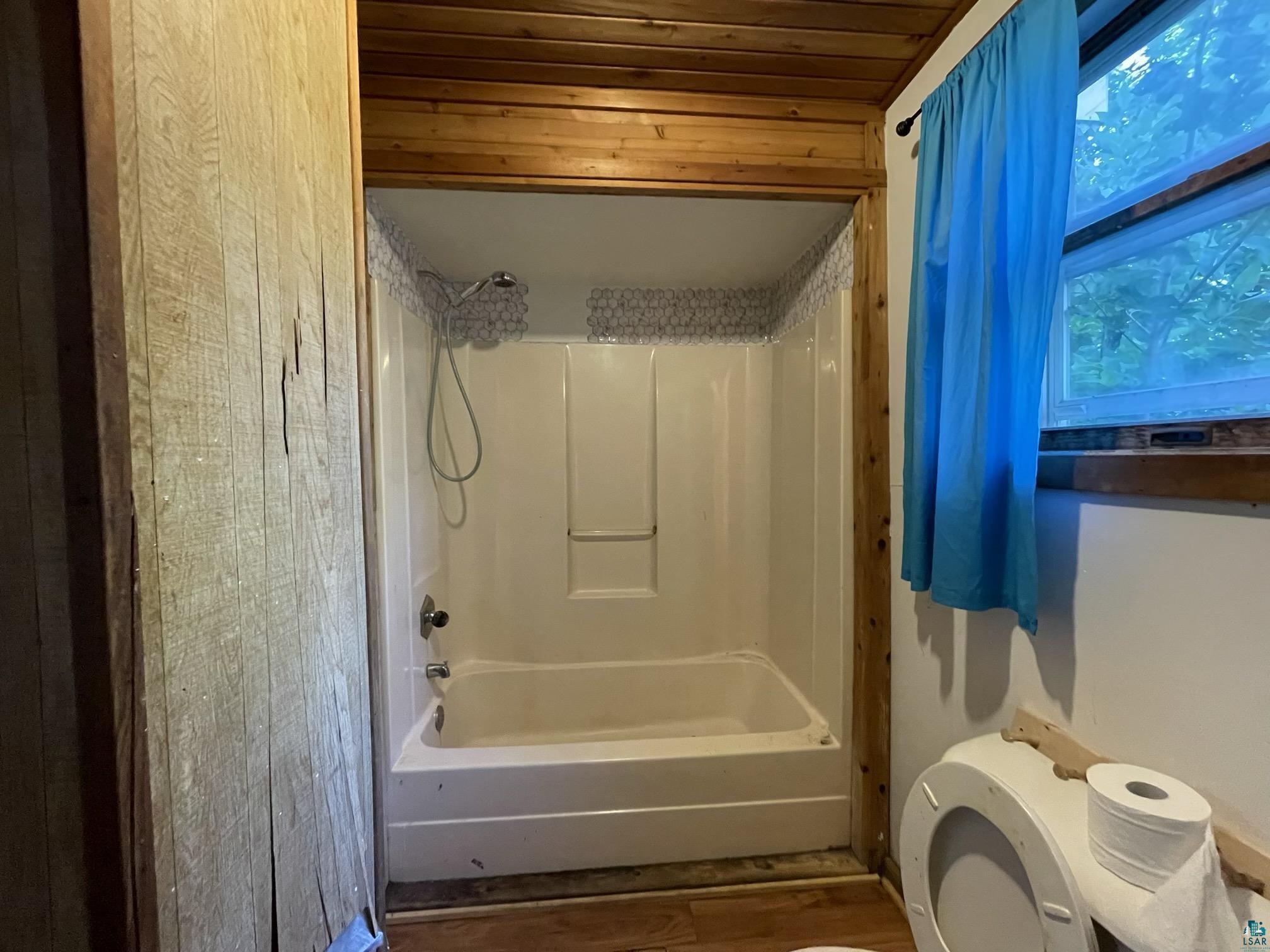 1218 & 1222 Lake Shore Dr W Ashland WI 54806 6124347 image11