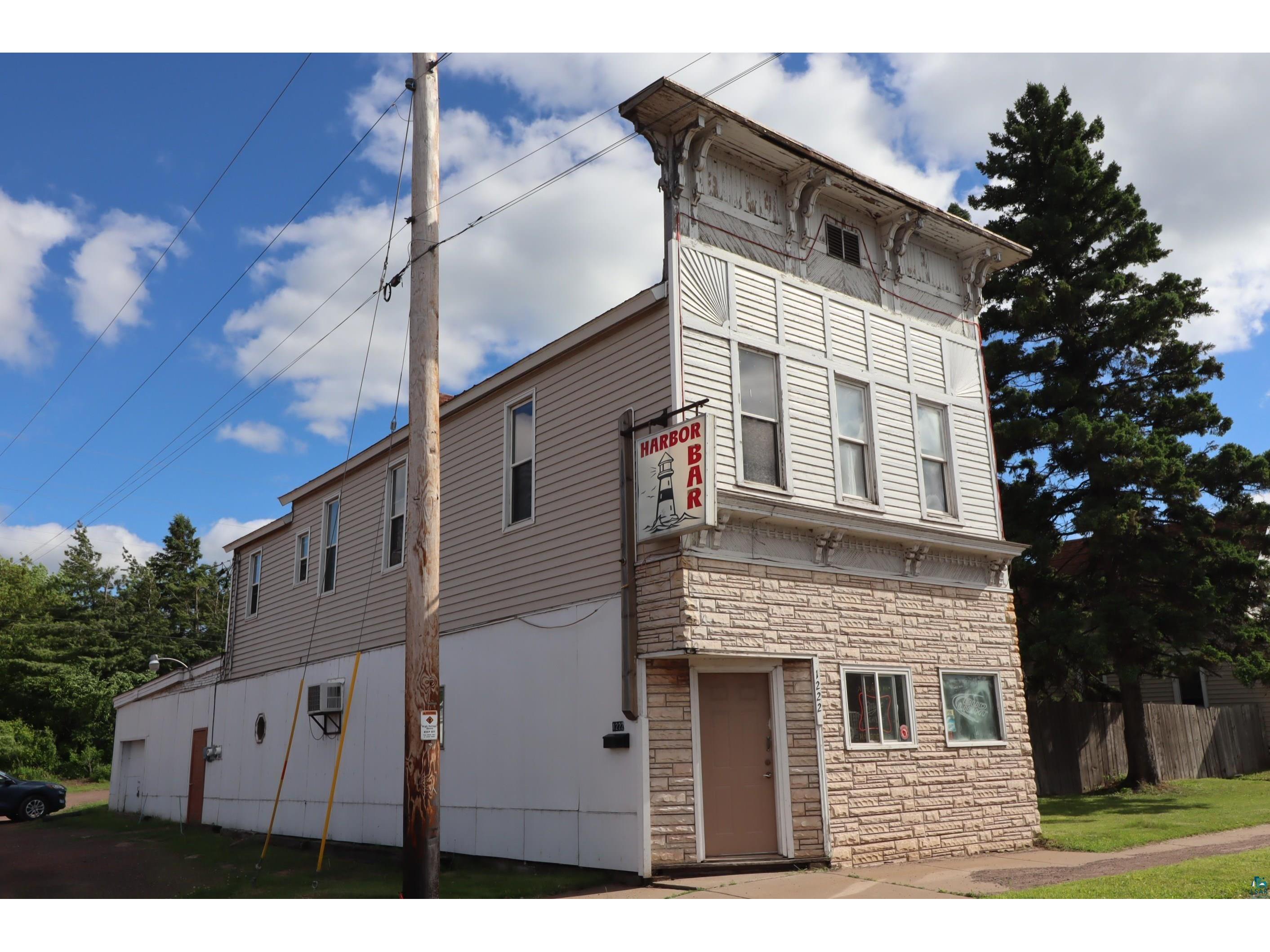 1222 Lake Shore Dr E Ashland WI 54806 6126111 image1